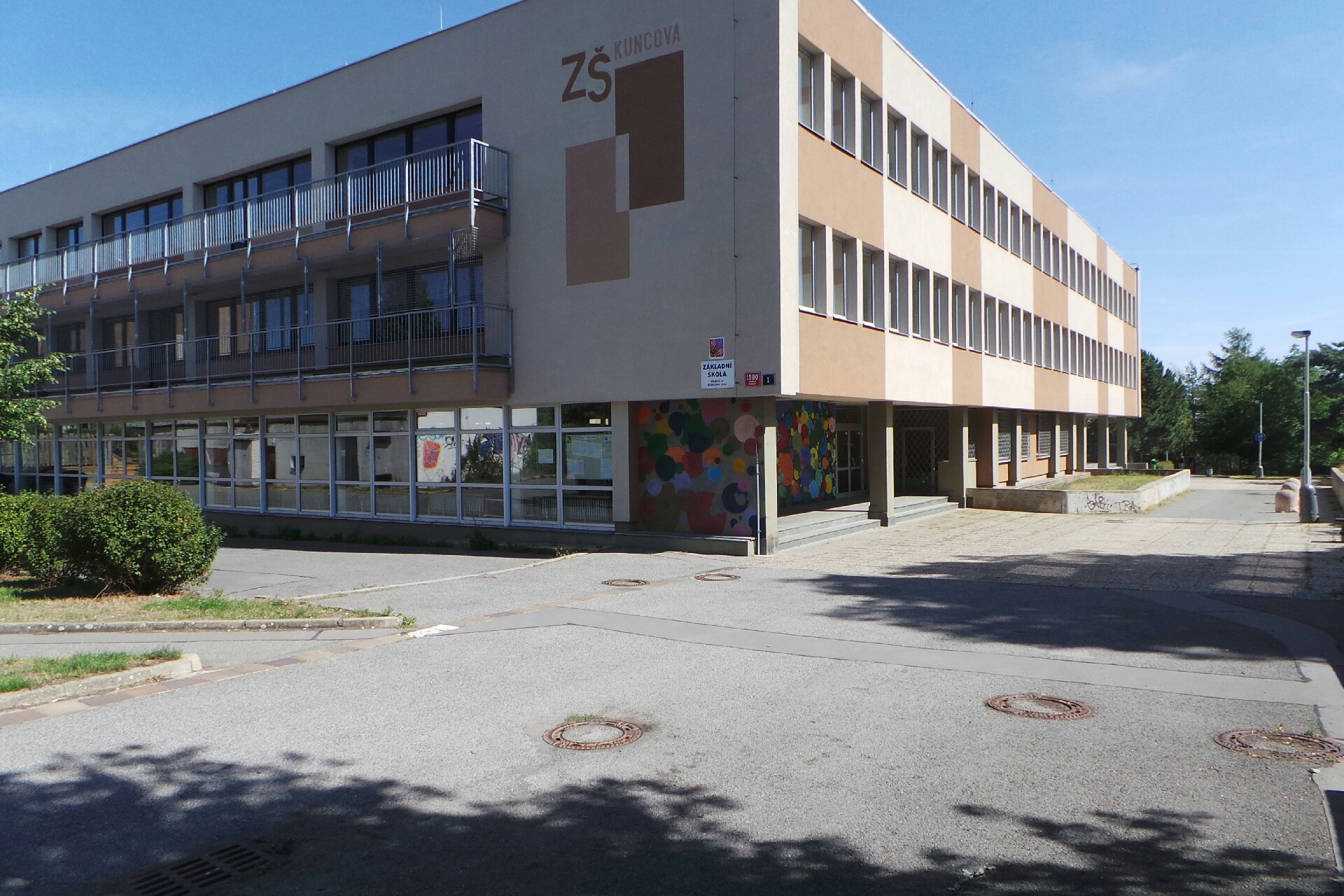 ZŠ Praha 13, Kuncova