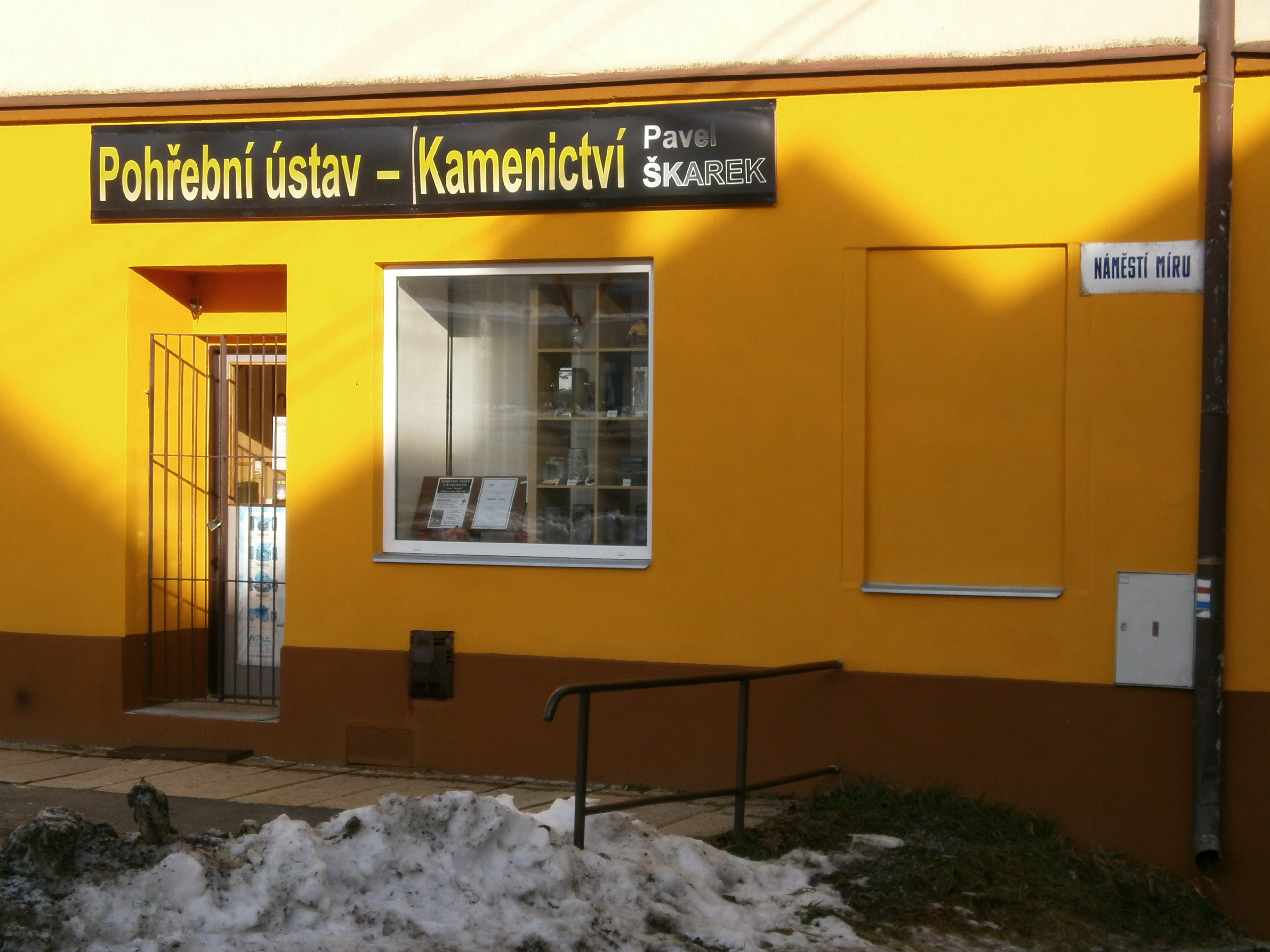 Pohřební ústav - Hřbitovní kamenictví foto 3