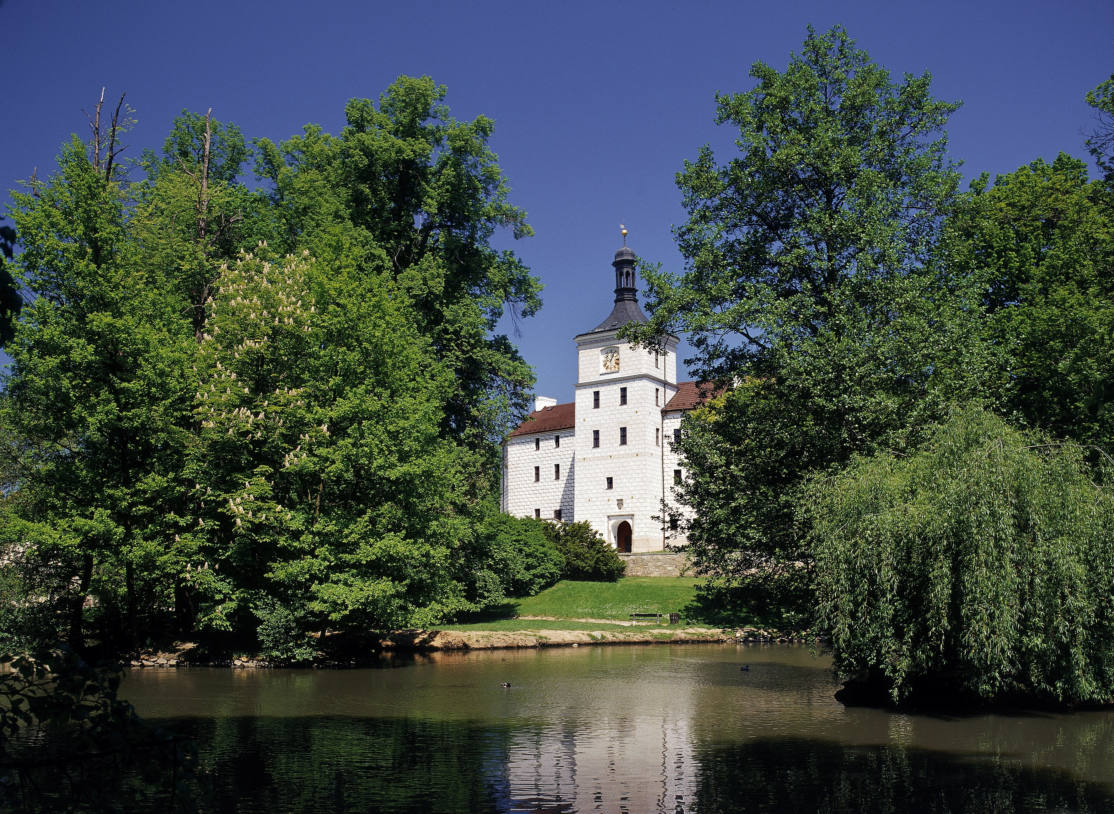 Státní zámek Březnice foto 2