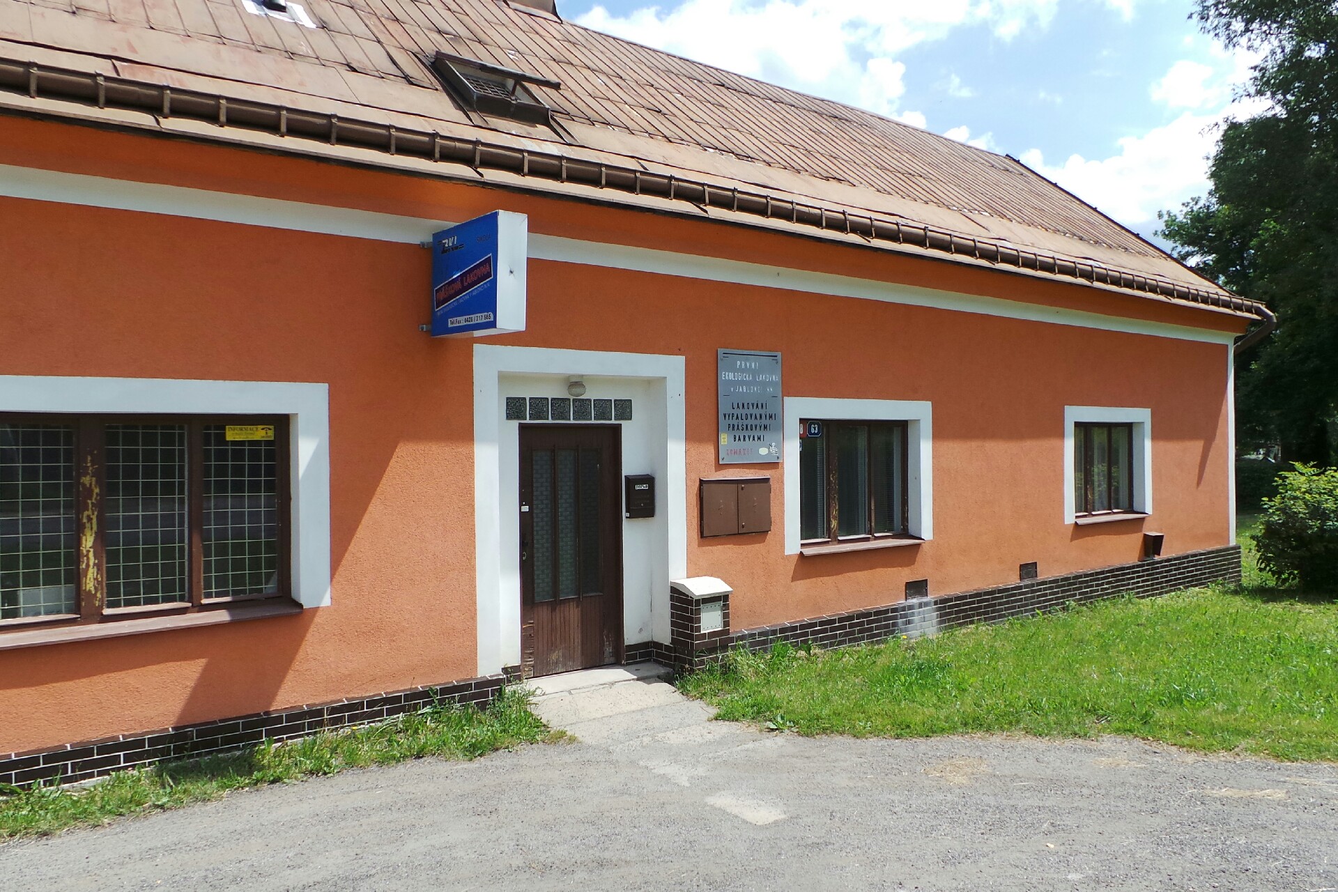 PRÁŠKOVÁ LAKOVNA - Jiří Šikola