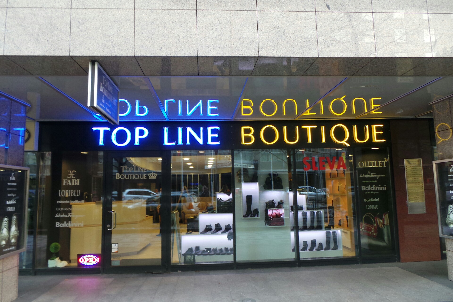 Top line Boutique