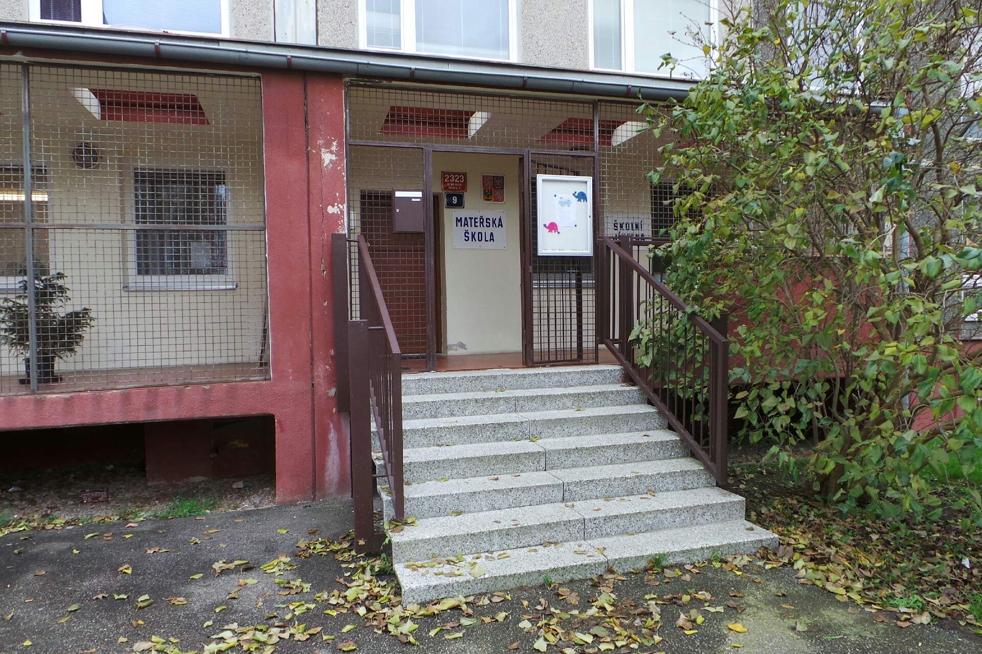 MŠ Praha 13, Mezi Školami