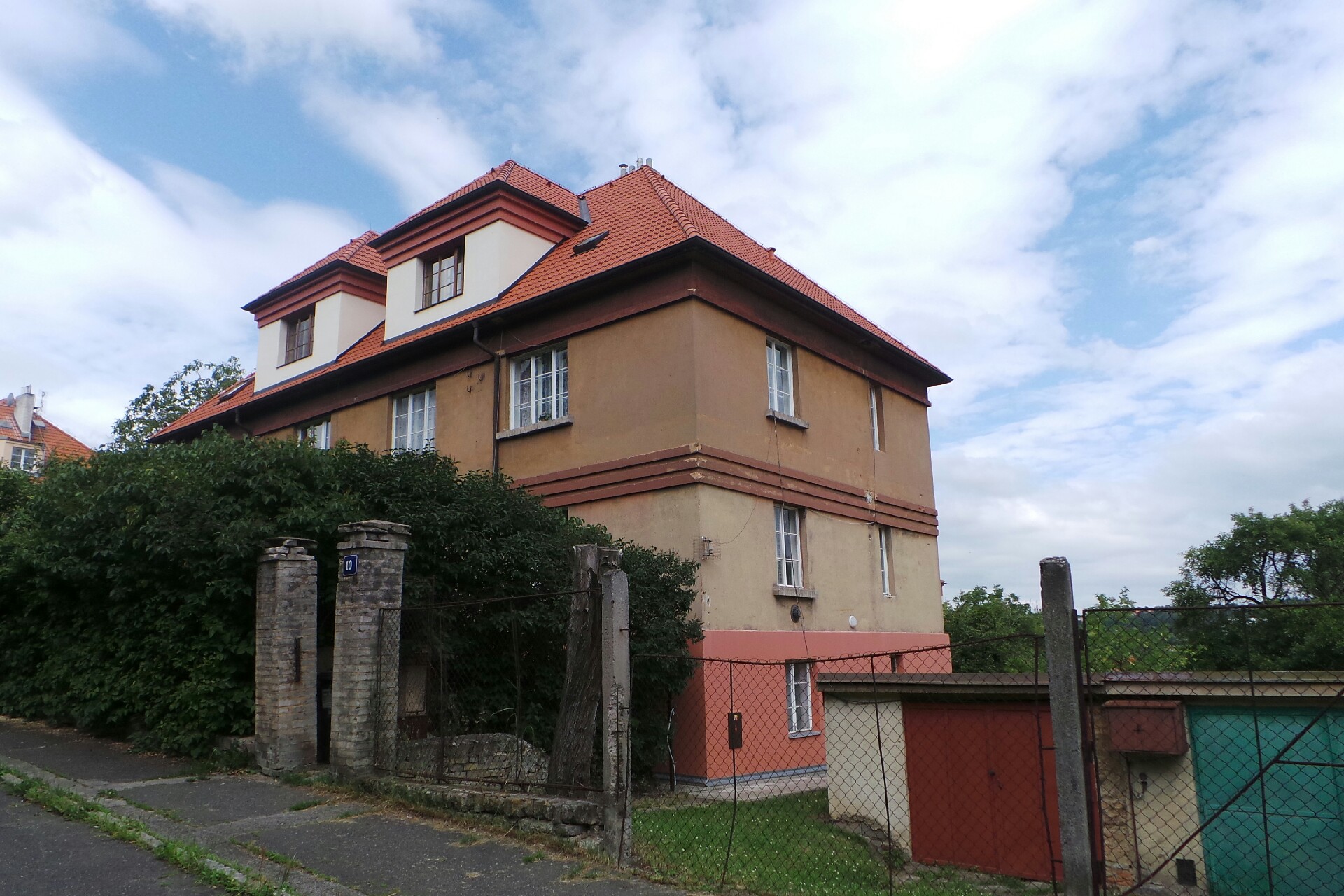 Ing. Akad. arch. VÁCLAV KRÁLÍČEK