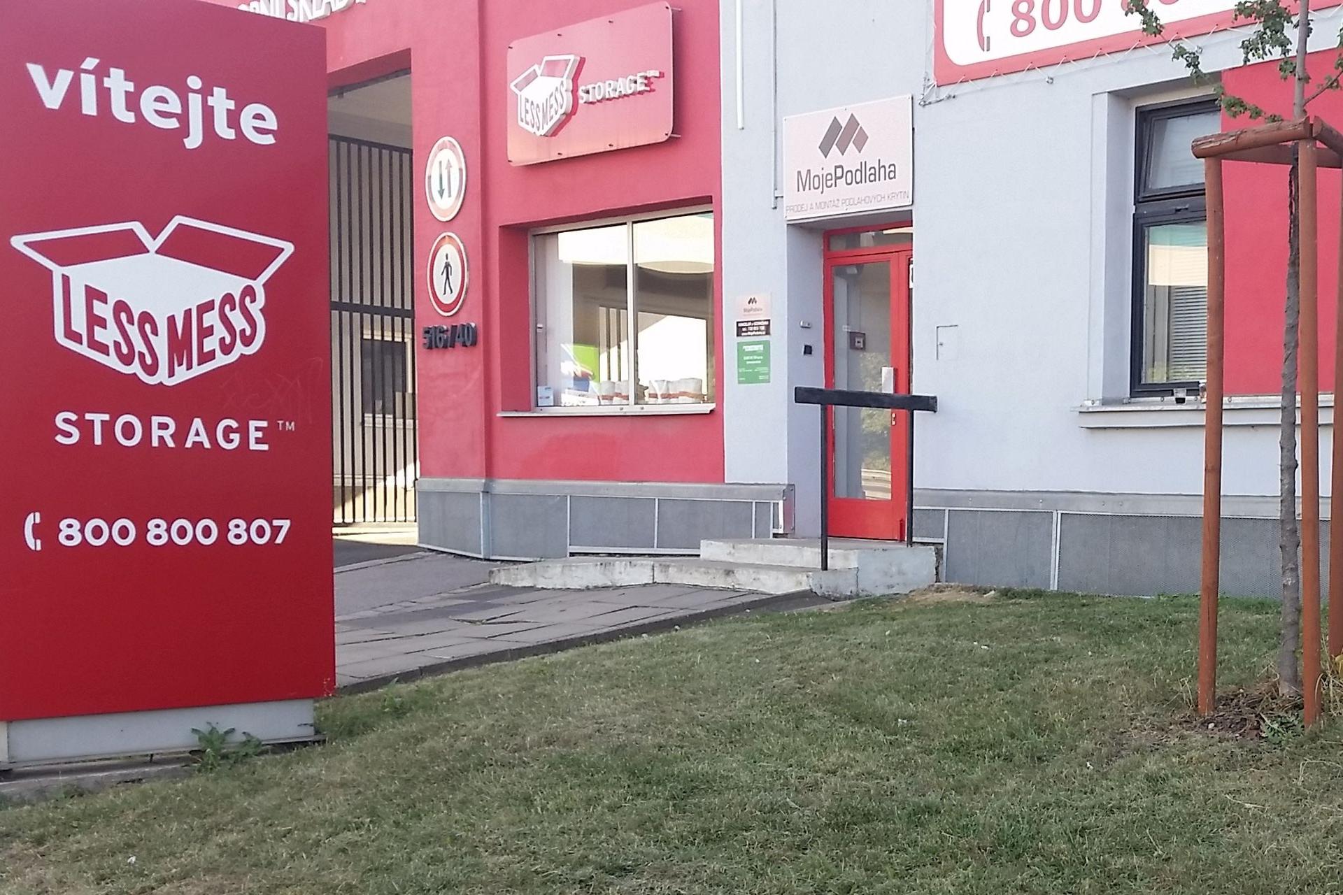 ZASTAV TO  ...A JEZDI DÁL