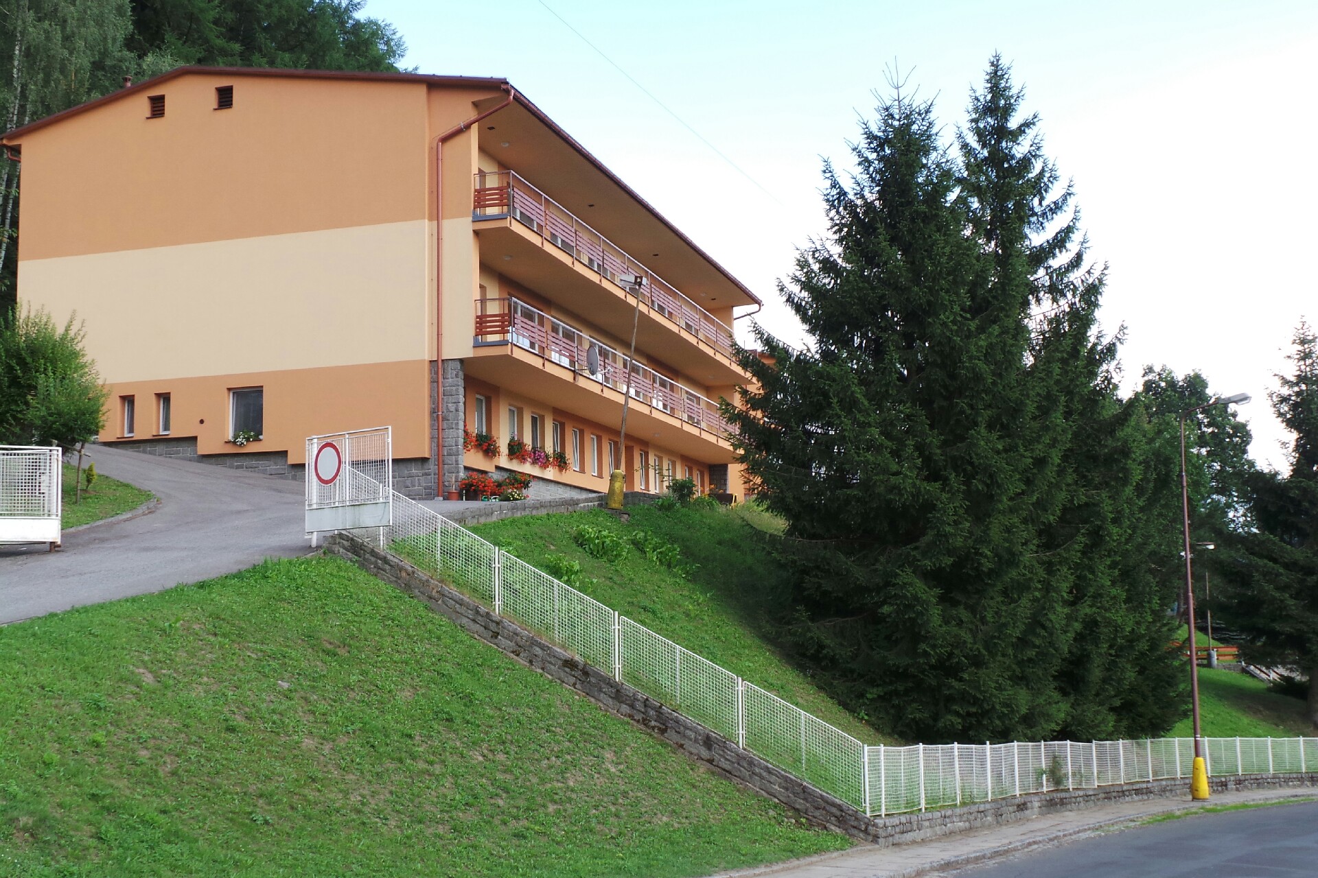 ZŠ, MŠ a ZUŠ Jablonec nad Jizerou