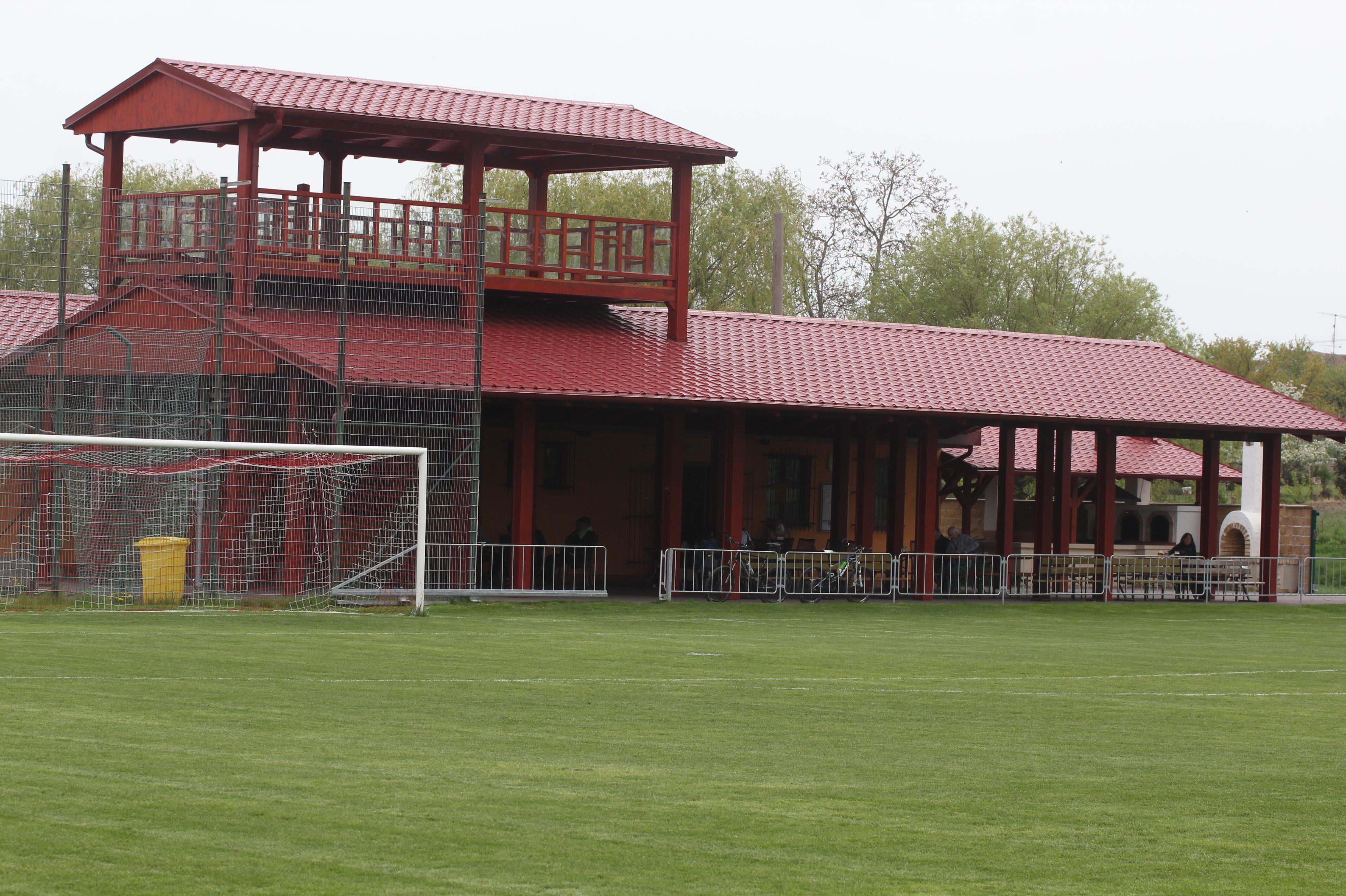Pivnice a ubytování na hřišti Roman Janák foto 1
