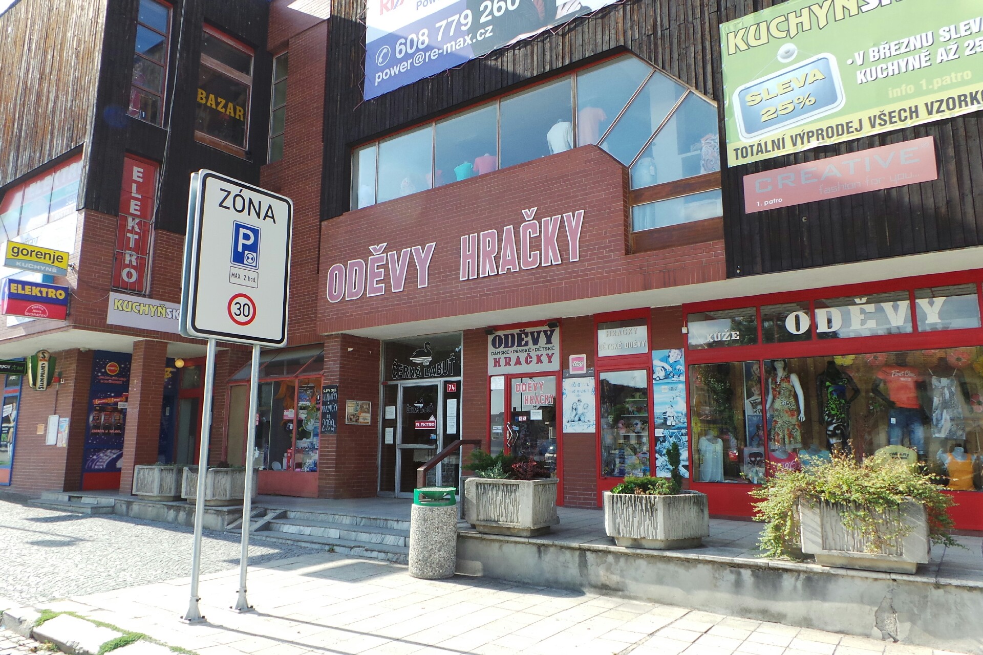 ODĚVY Zdeněk Vopička