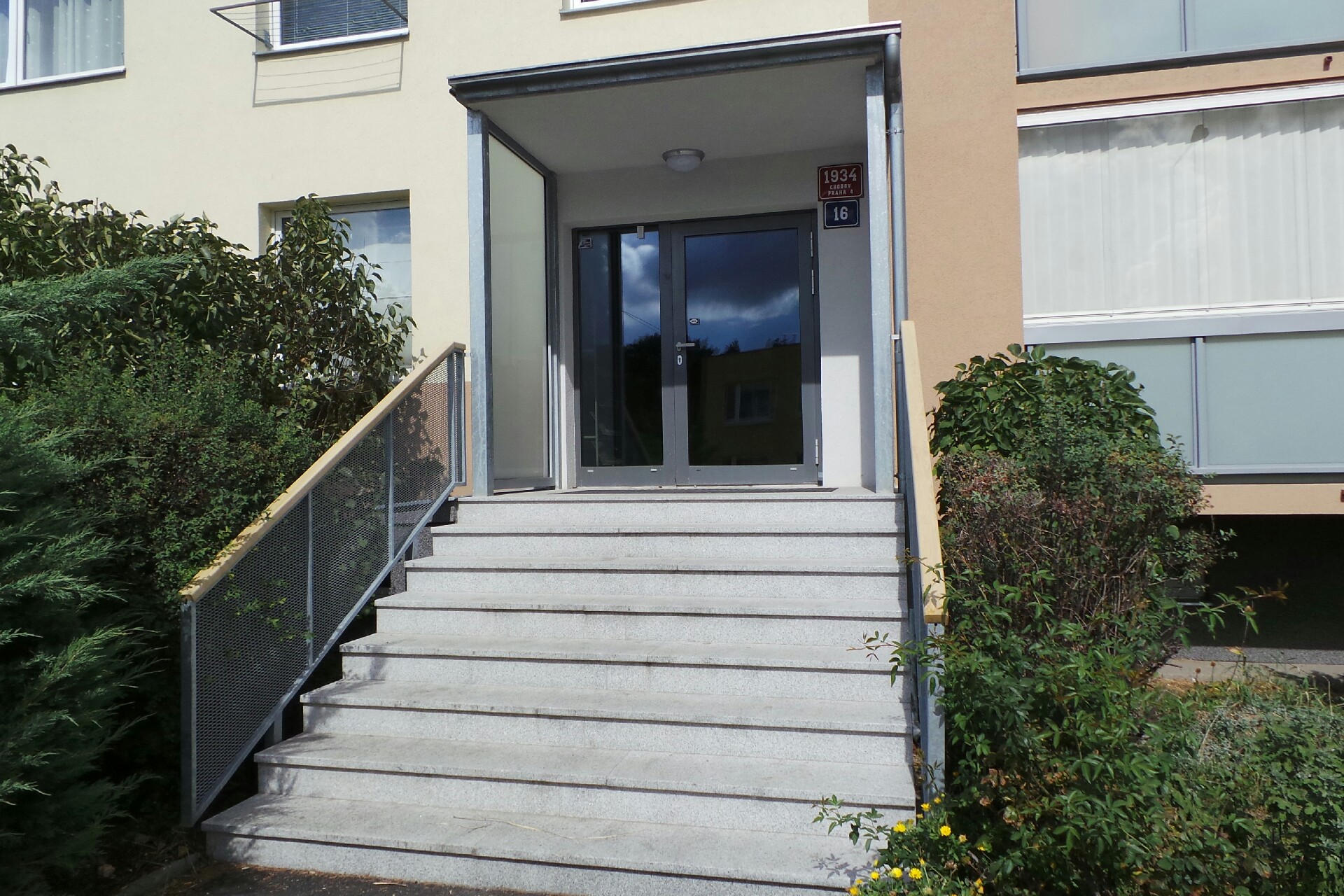 ARISTONA, spol. s r.o.