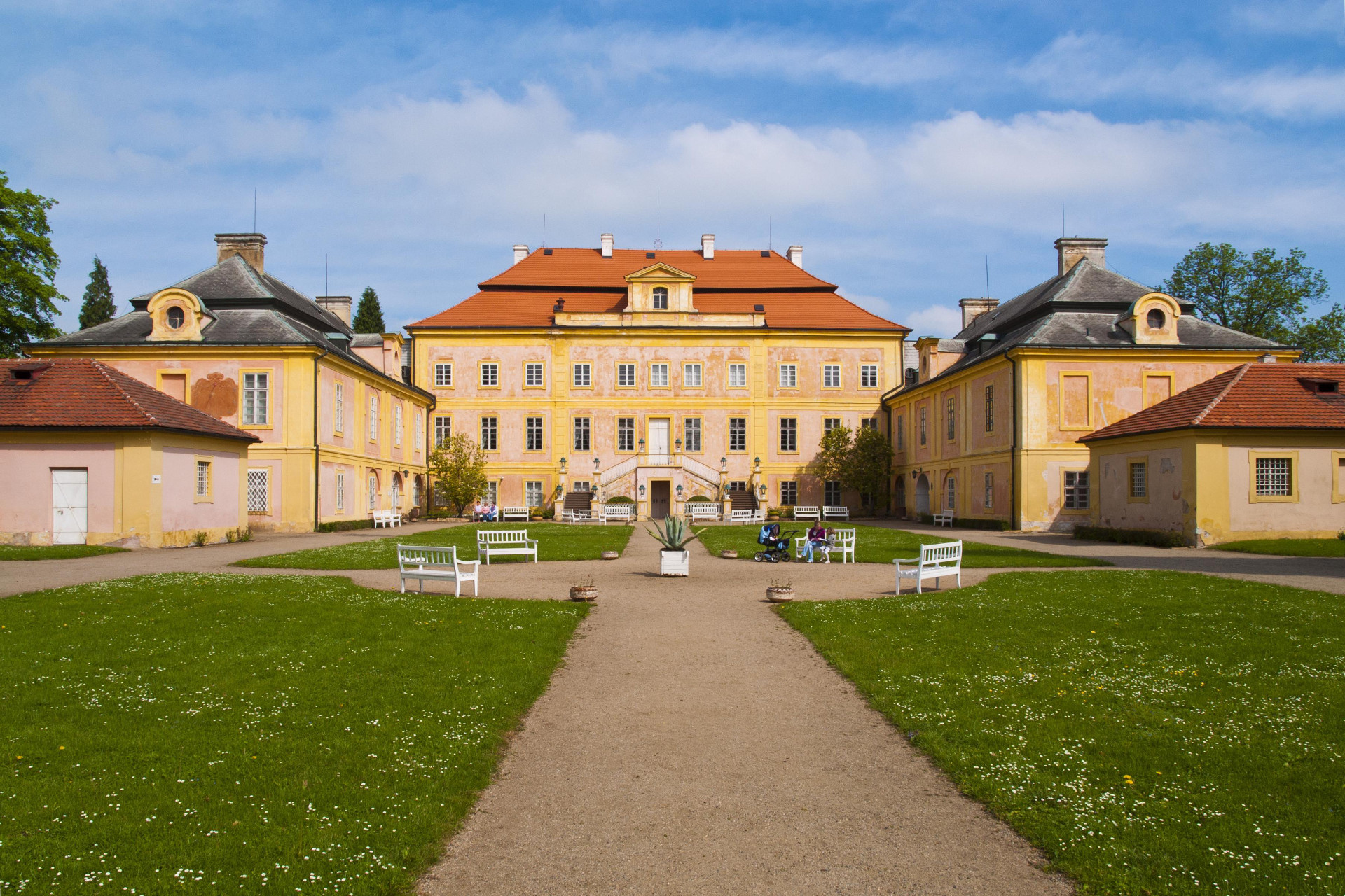 Státní zámek Krásný Dvůr foto 2