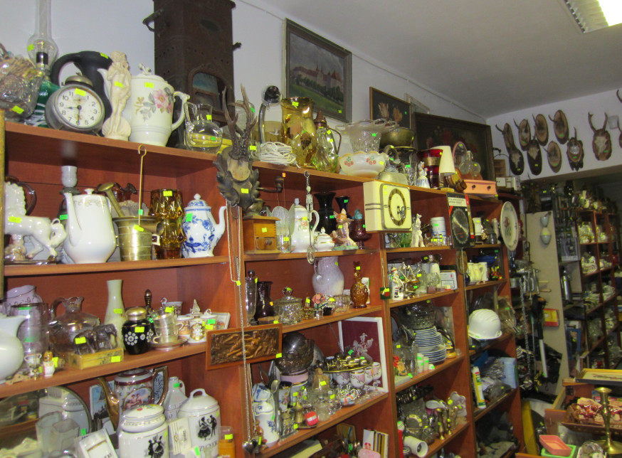 Pavel Novák - bazar s nábytkem foto 2