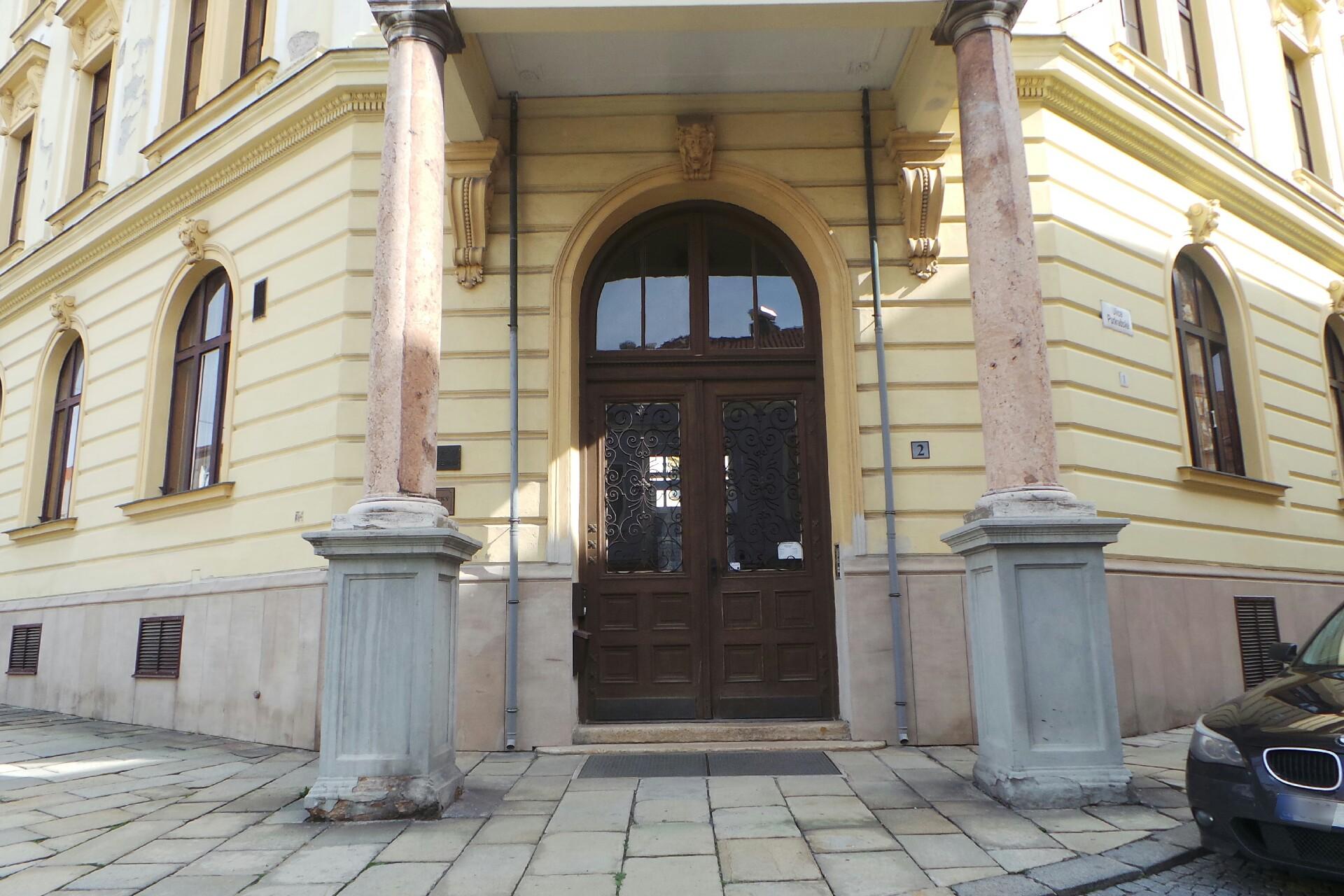 Arcibiskupský kněžský seminář