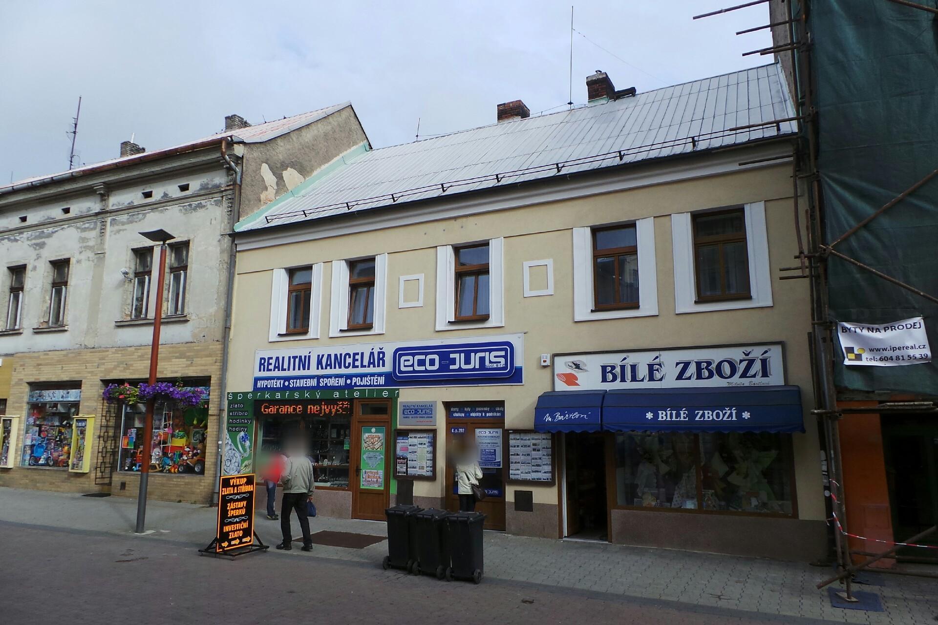 JUDr. Lada Kosárová