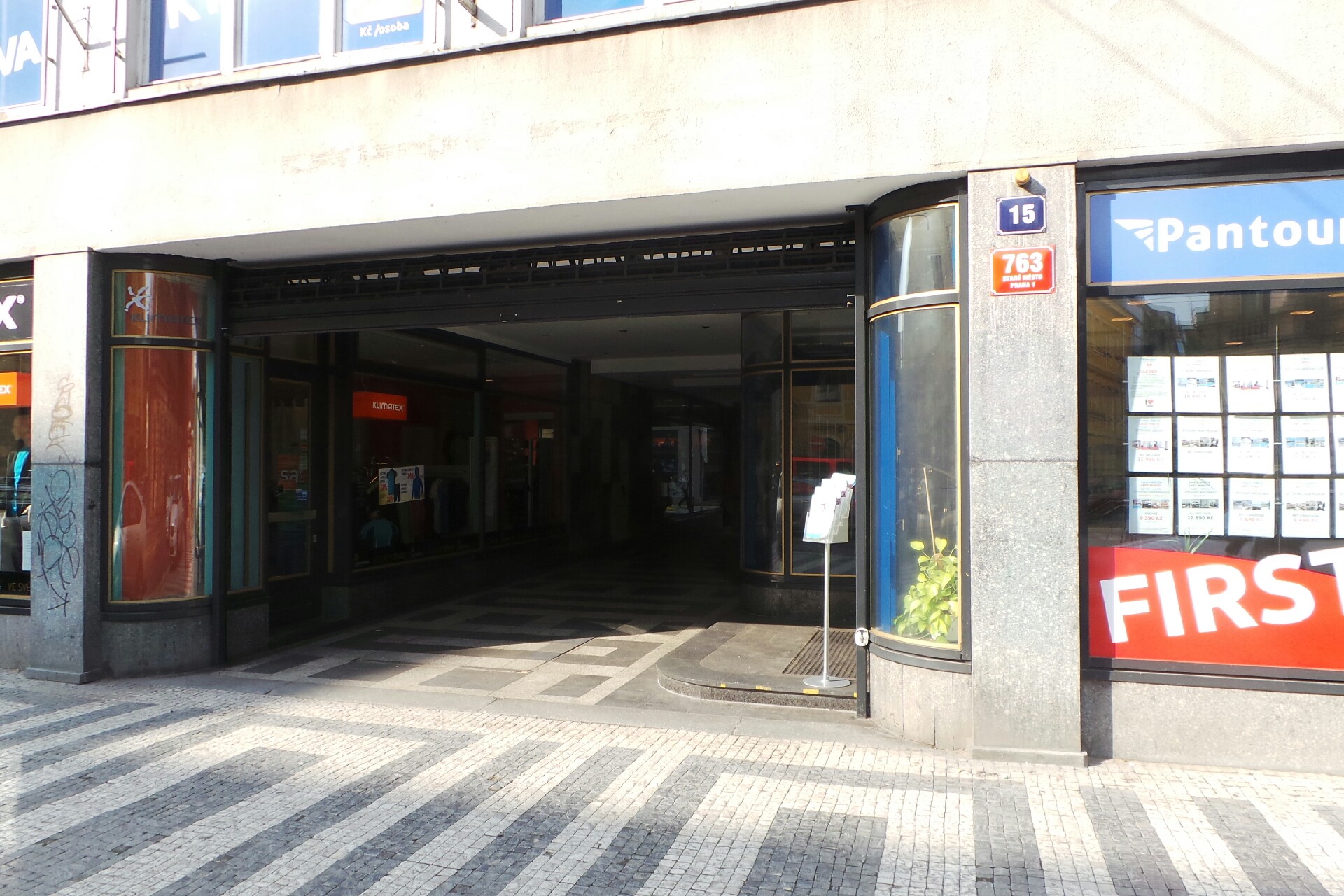 Mgr. Adam Knapek, advokát