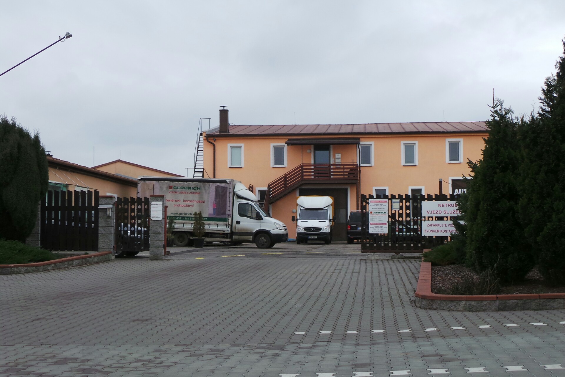 INTERIERSERVIS OSTRAVA, s.r.o.