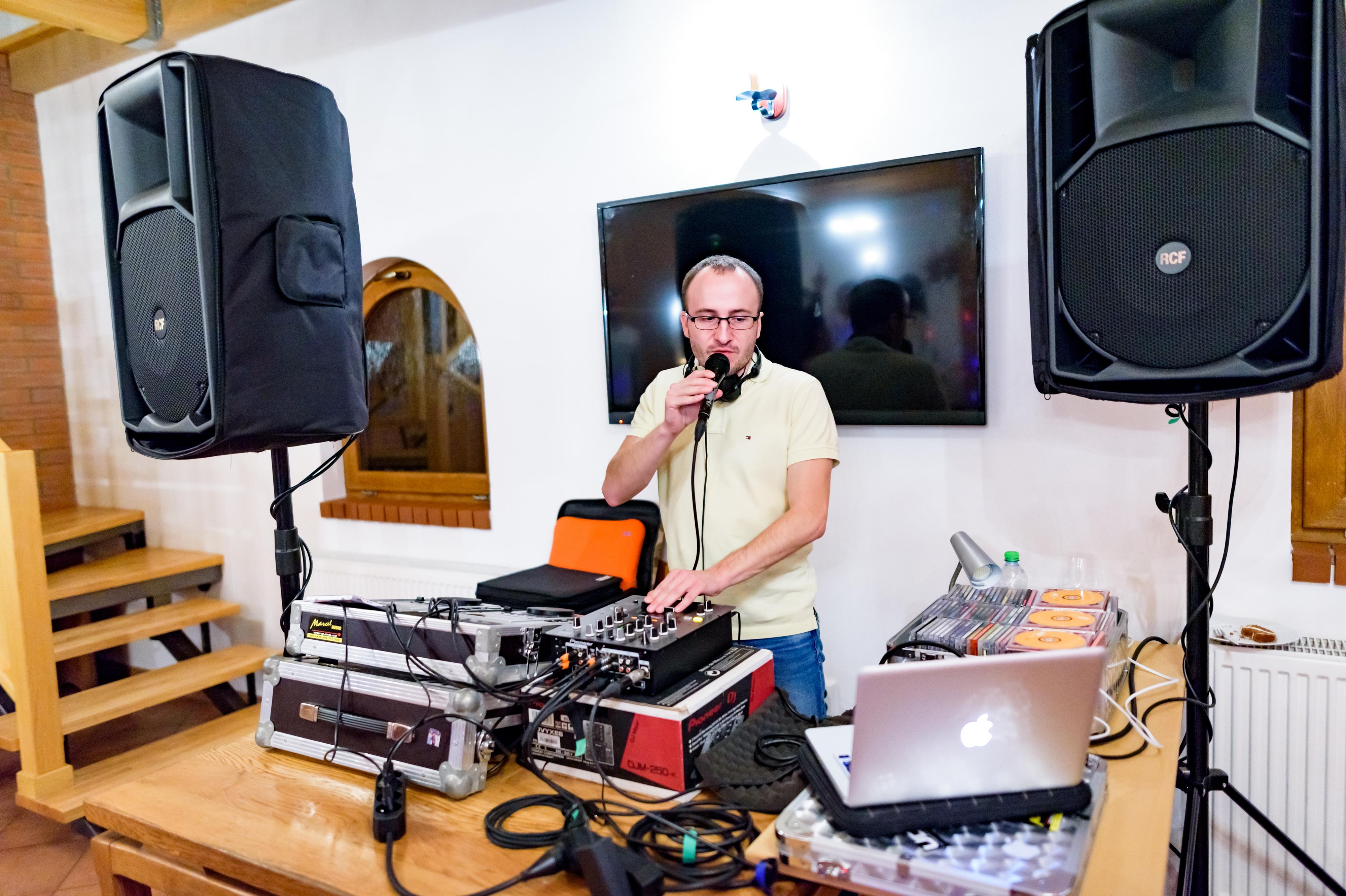 DJ NA SVATBU - JAROSLAV VEČEŘA