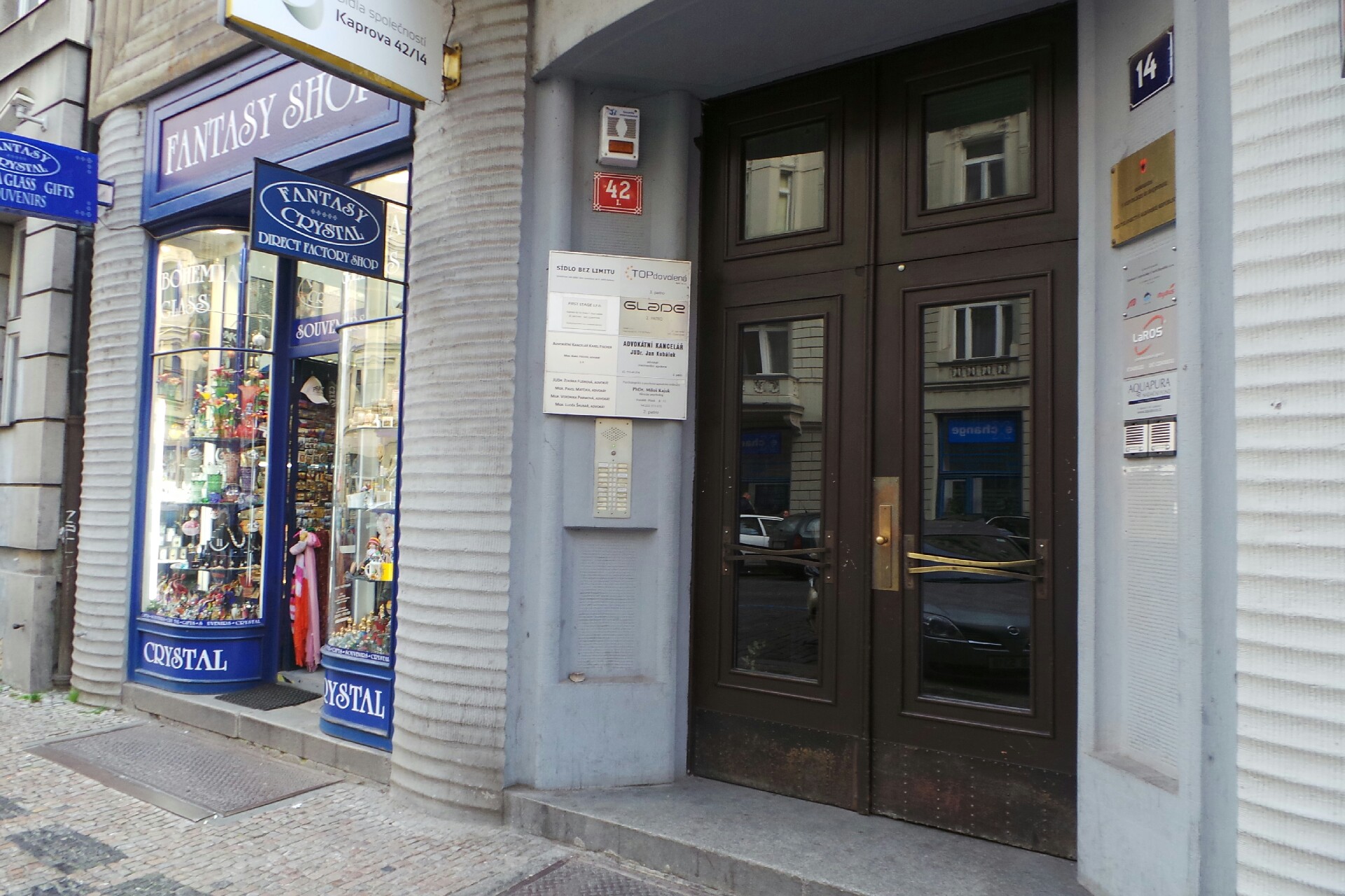 JEAN PAUL WHITECASTLE, spol. s r.o.