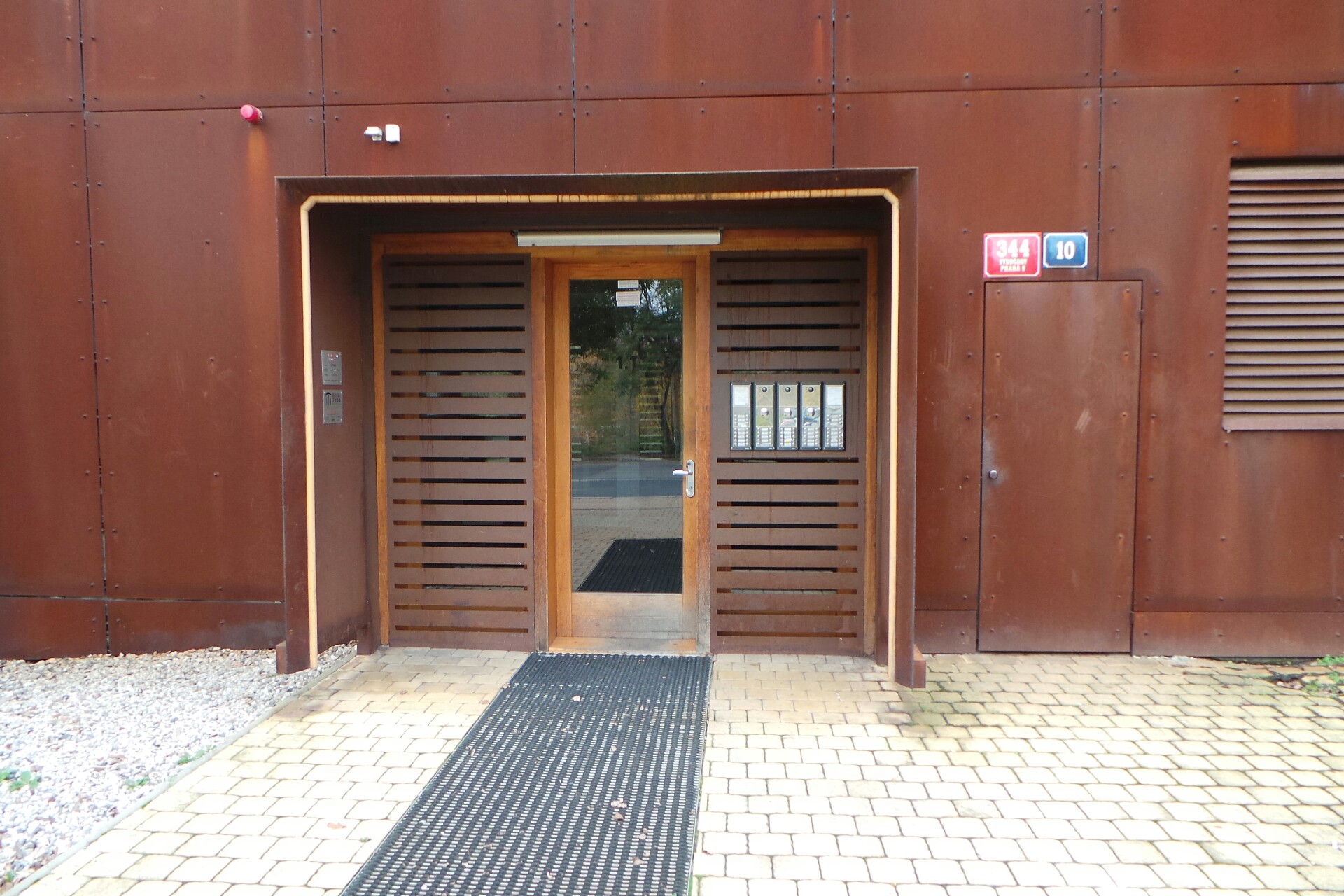 JUDr. Milan Janoušek