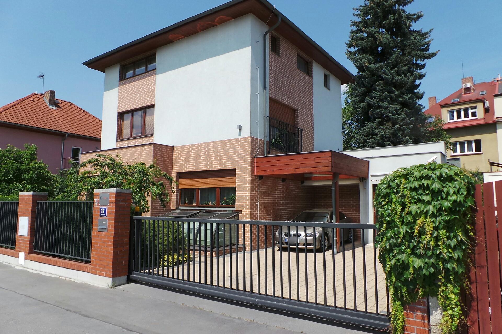 Centrum zubní implantologie - Nové zuby