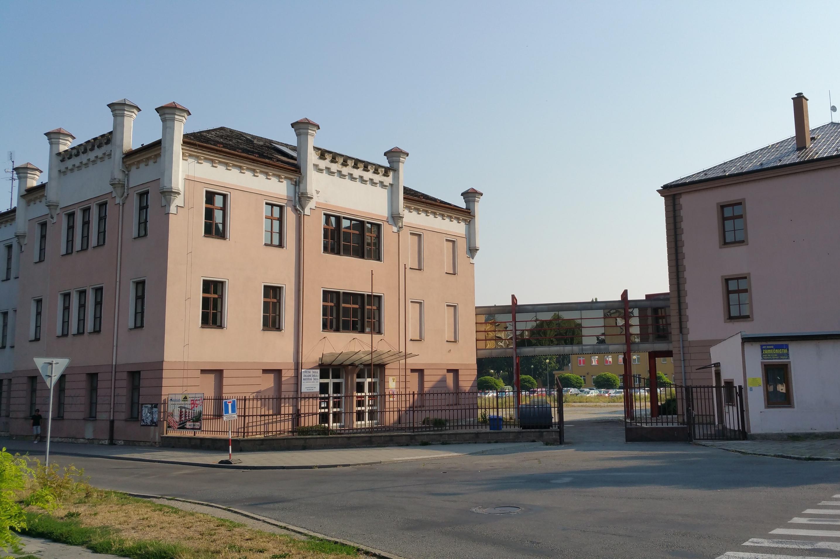 SŠ, ZŠ a MŠ prof. V. Vejdovského Olomouc-Hejčín - internát