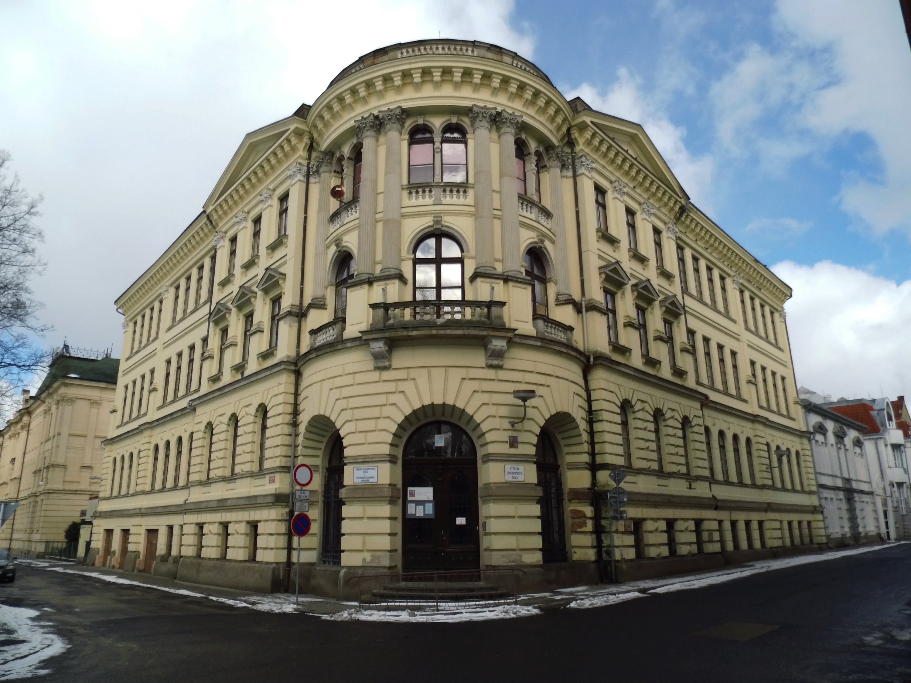 Střední zdravotnická škola a Obchodní akademie Rumburk