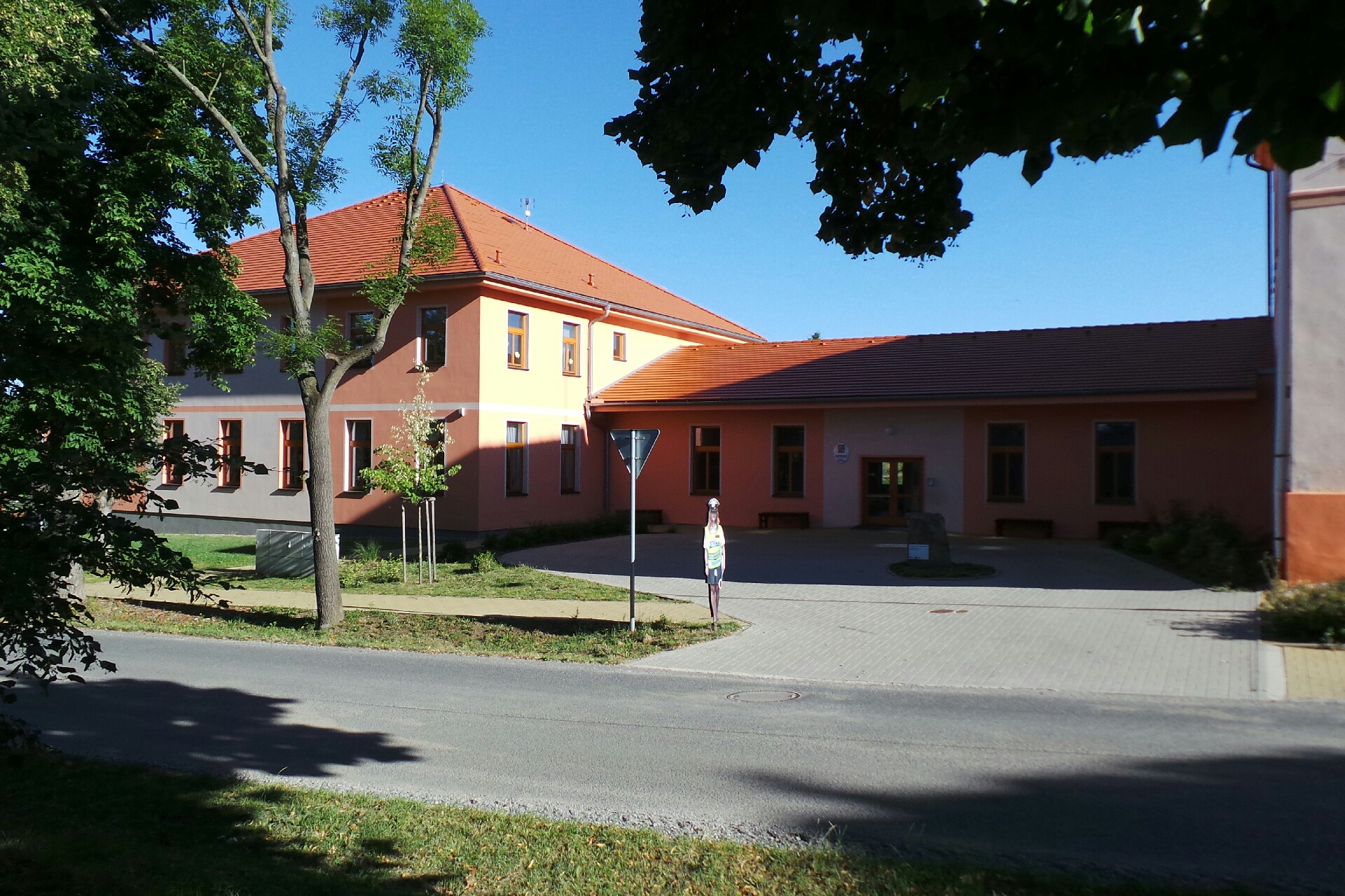 ZŠ a MŠ Tachlovice foto 3