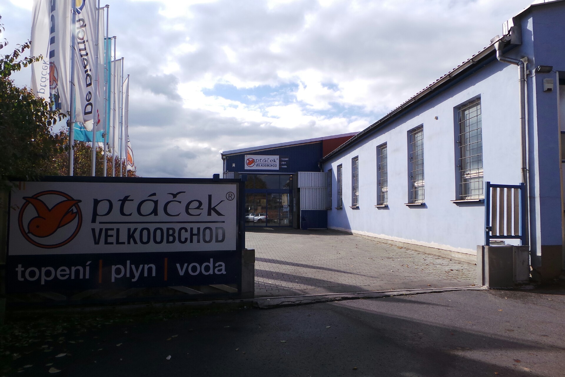 PTÁČEK: topení-voda-plyn