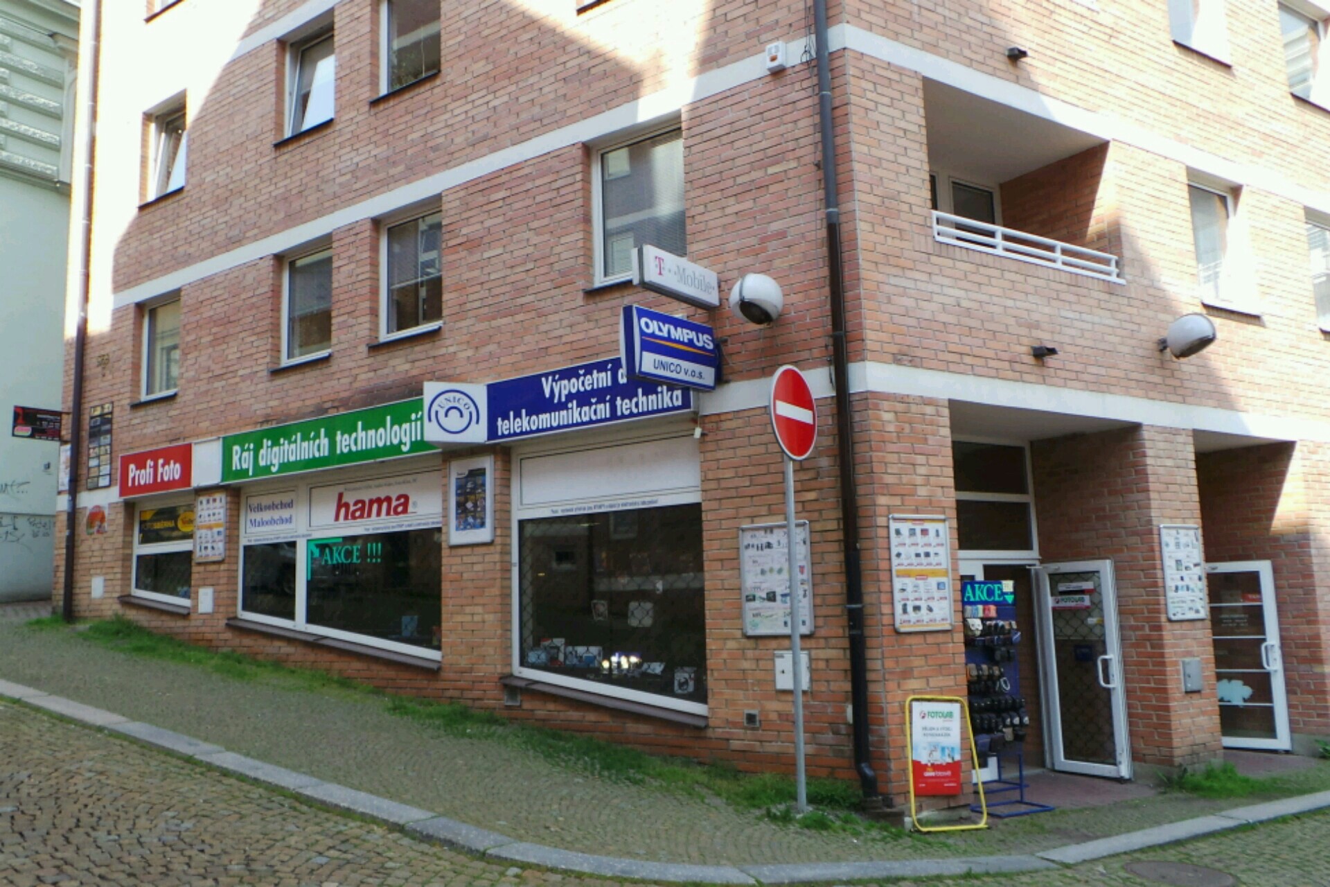 JANOUŠEK IS, spol. s r.o.