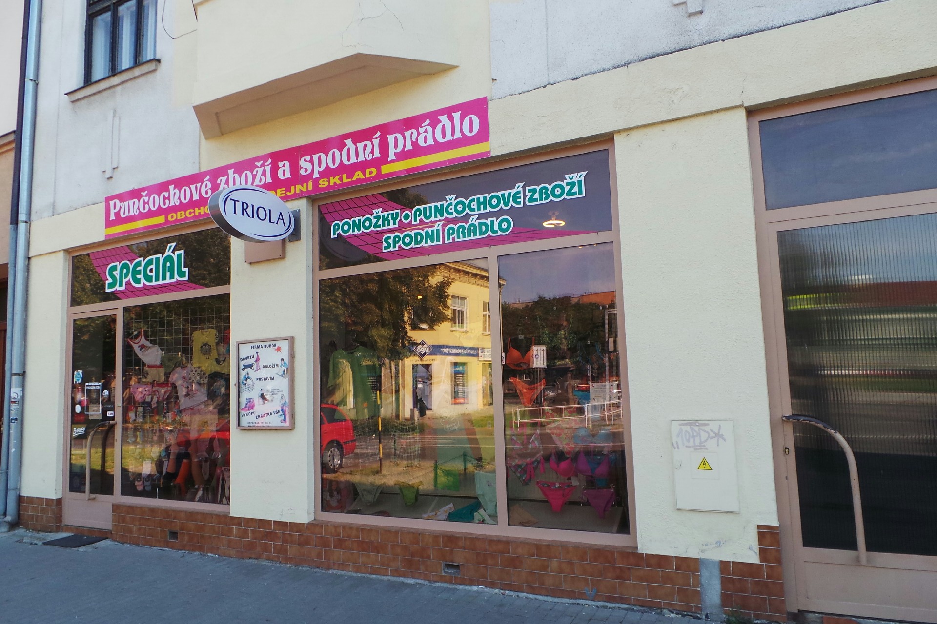 Punčochové zboží a spodní prádlo - Lucie Pospíšilová