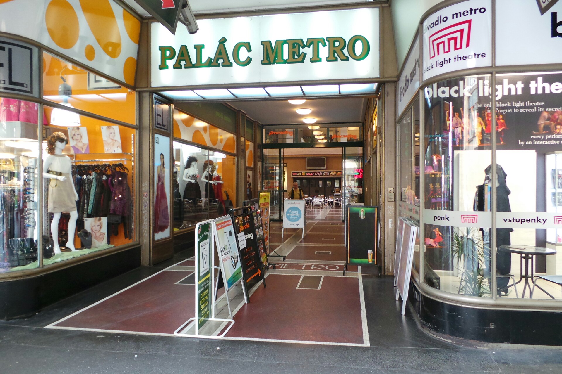 Mgr. Ondrej Dostál, advokát