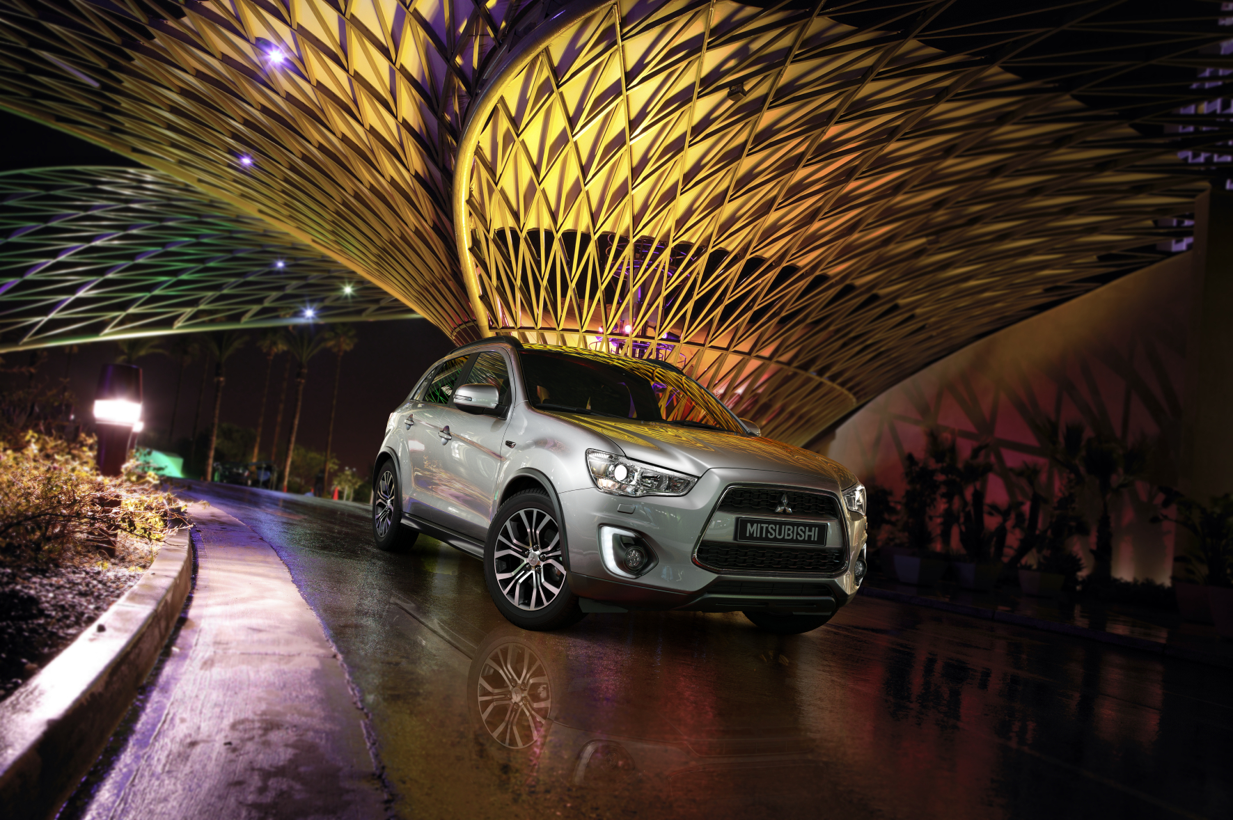 Mitsubishi Motors foto 4
