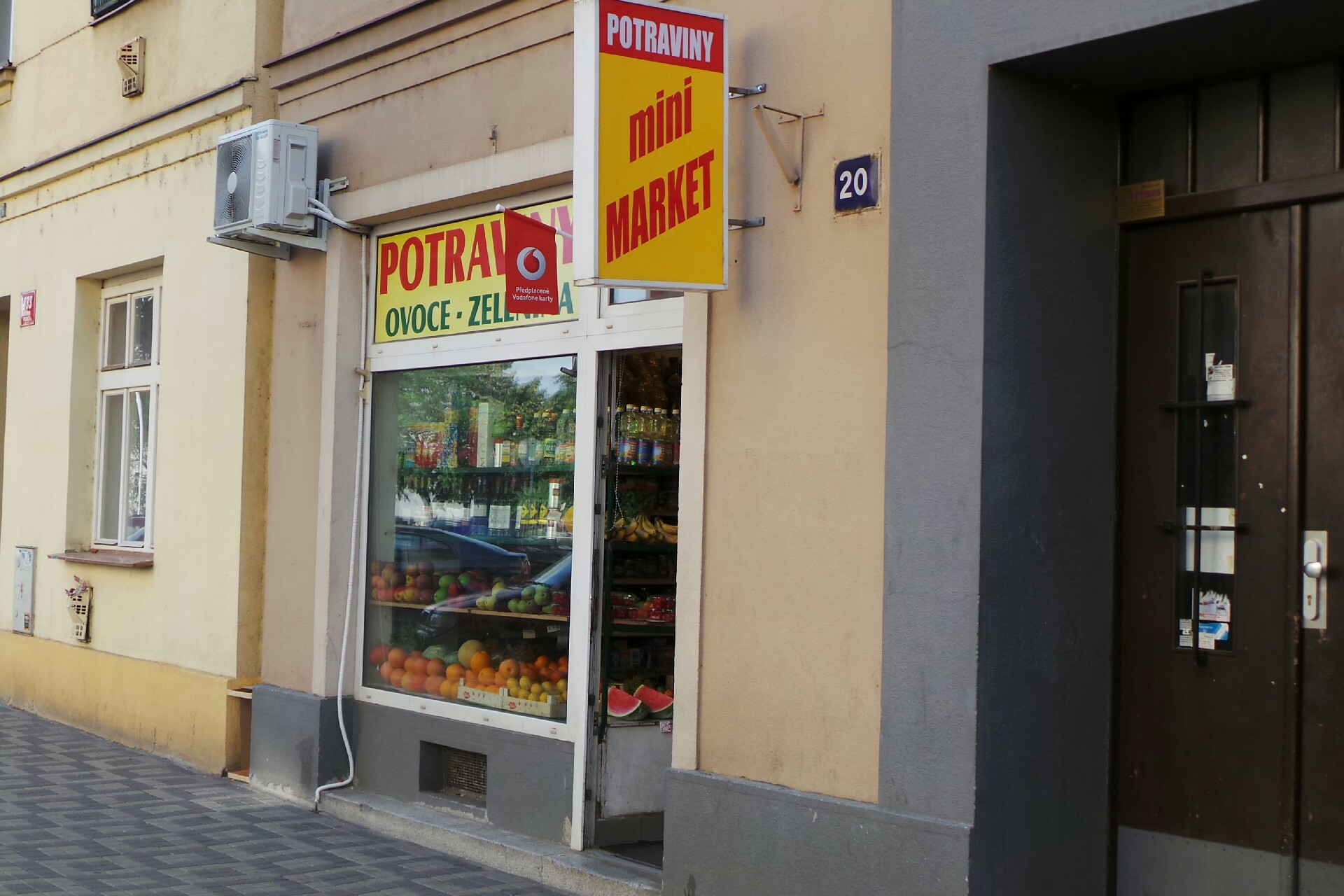 Potraviny mini MARKET Osadní 1326