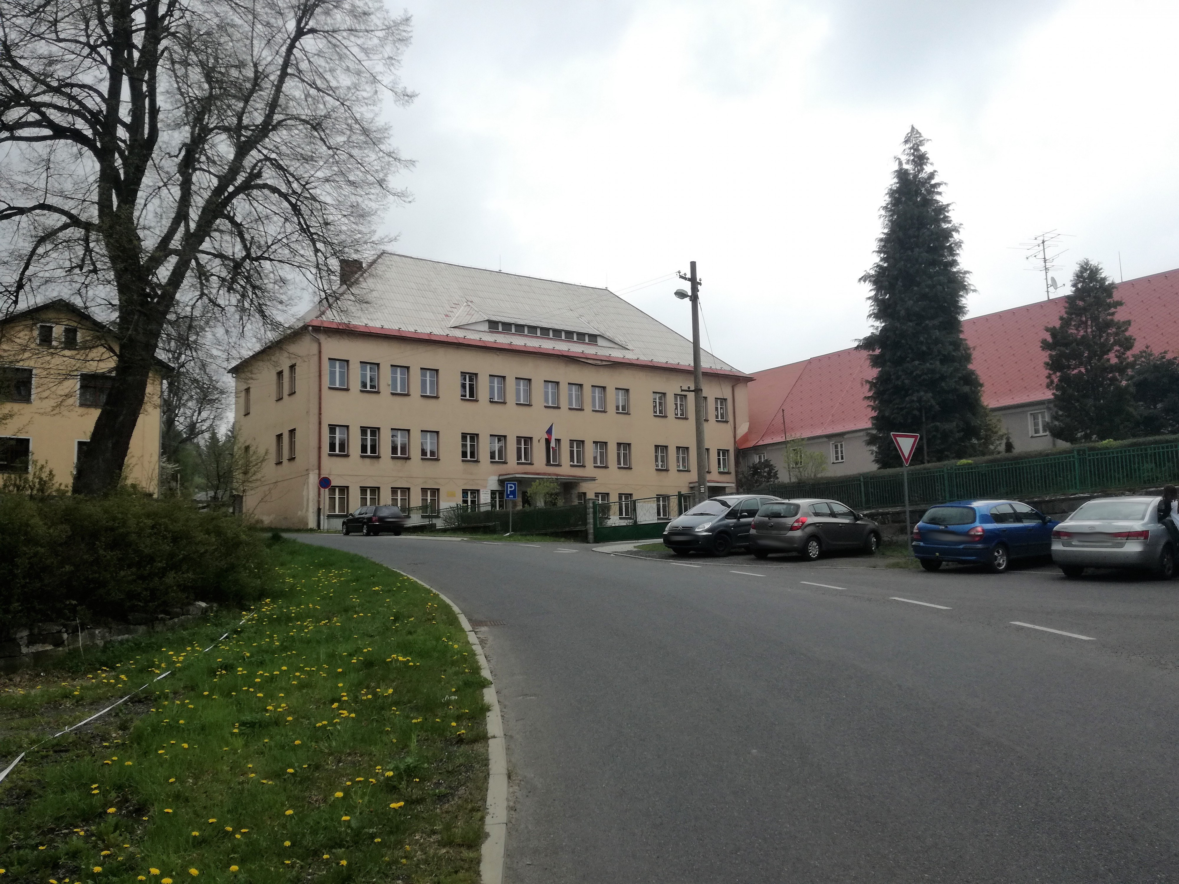 Dětský domov, Základní škola a Mateřská škola, Krompach 47 foto 2