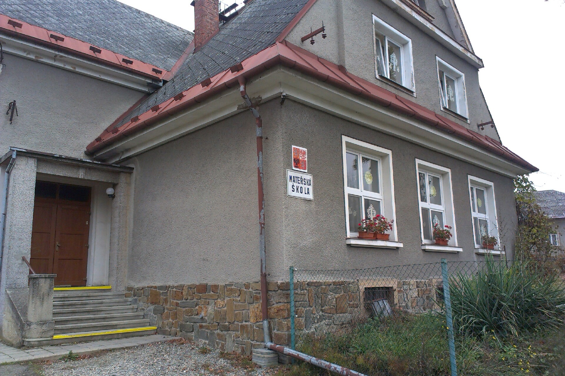 ZŠ a MŠ Hrabišín