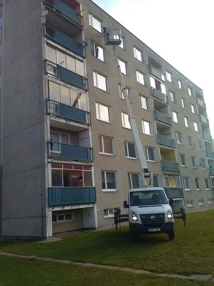Práce montážní plošinou Roman Vojta foto 2