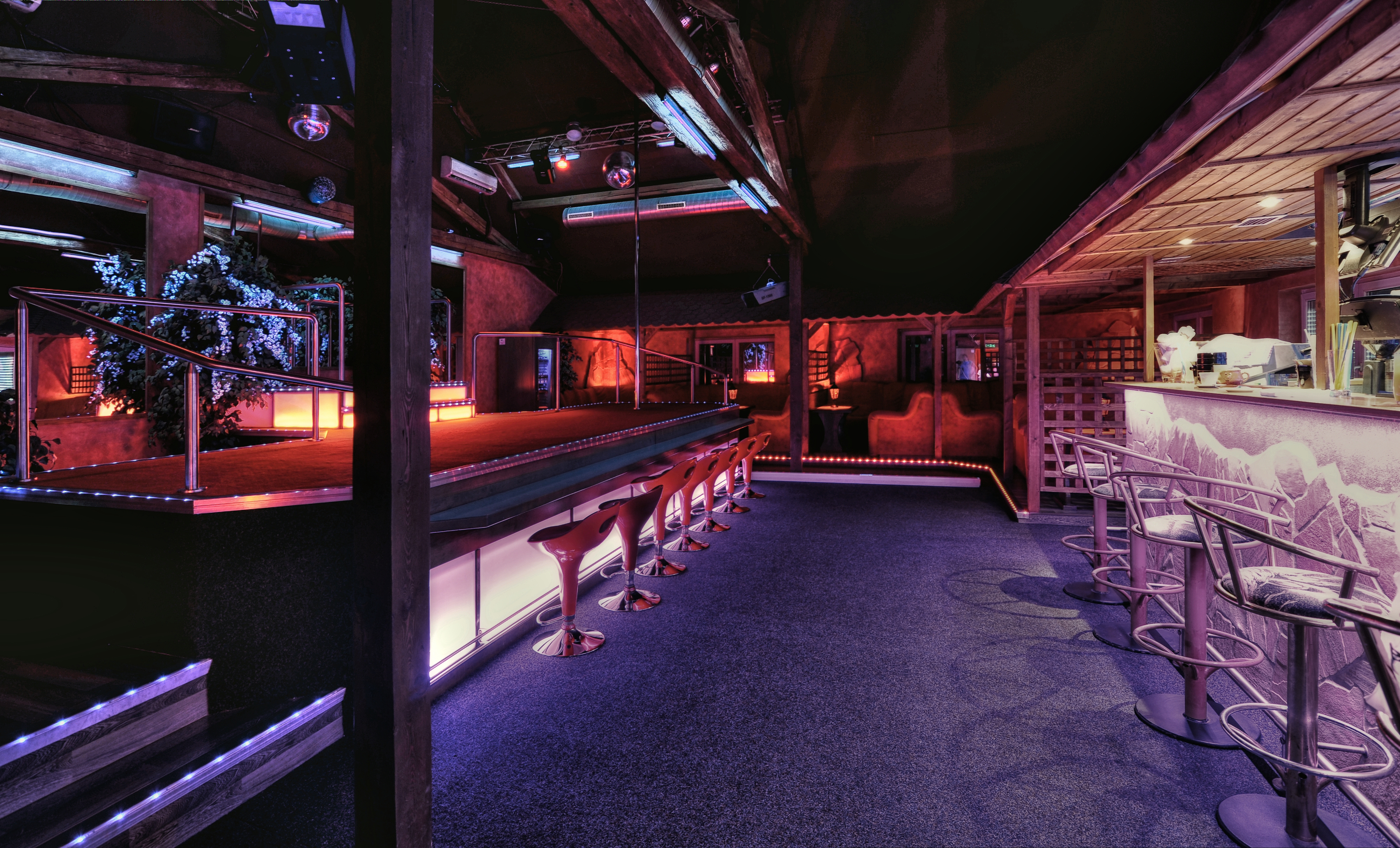 NIGHT CLUB BRNO ALIBABA foto 2