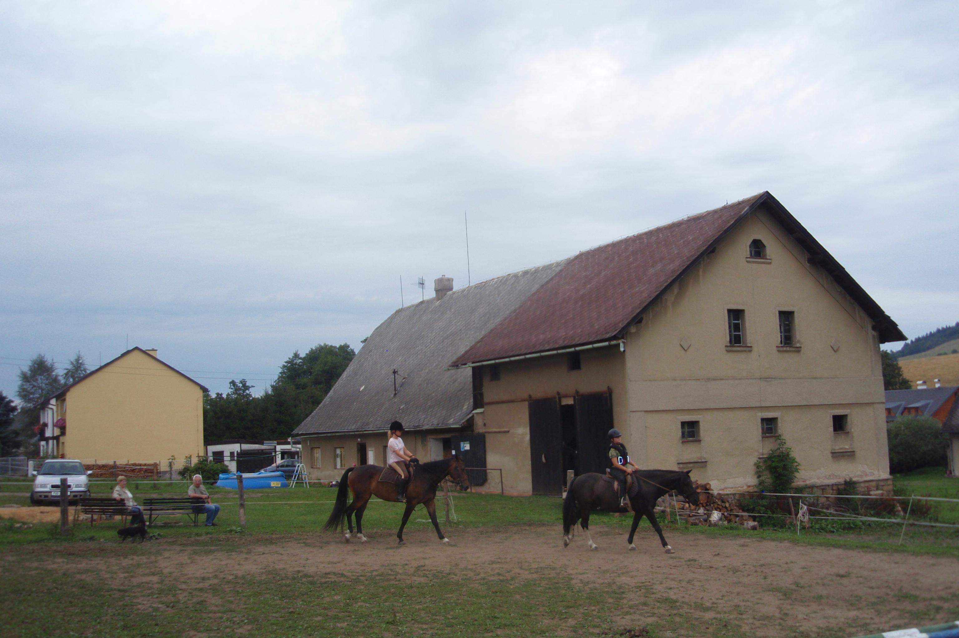 JEZDECKÝ KLUB LIPKA