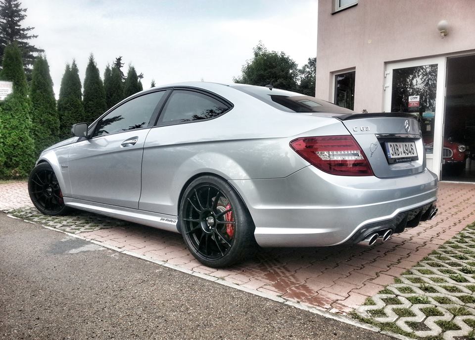 Lexani Racing foto 3