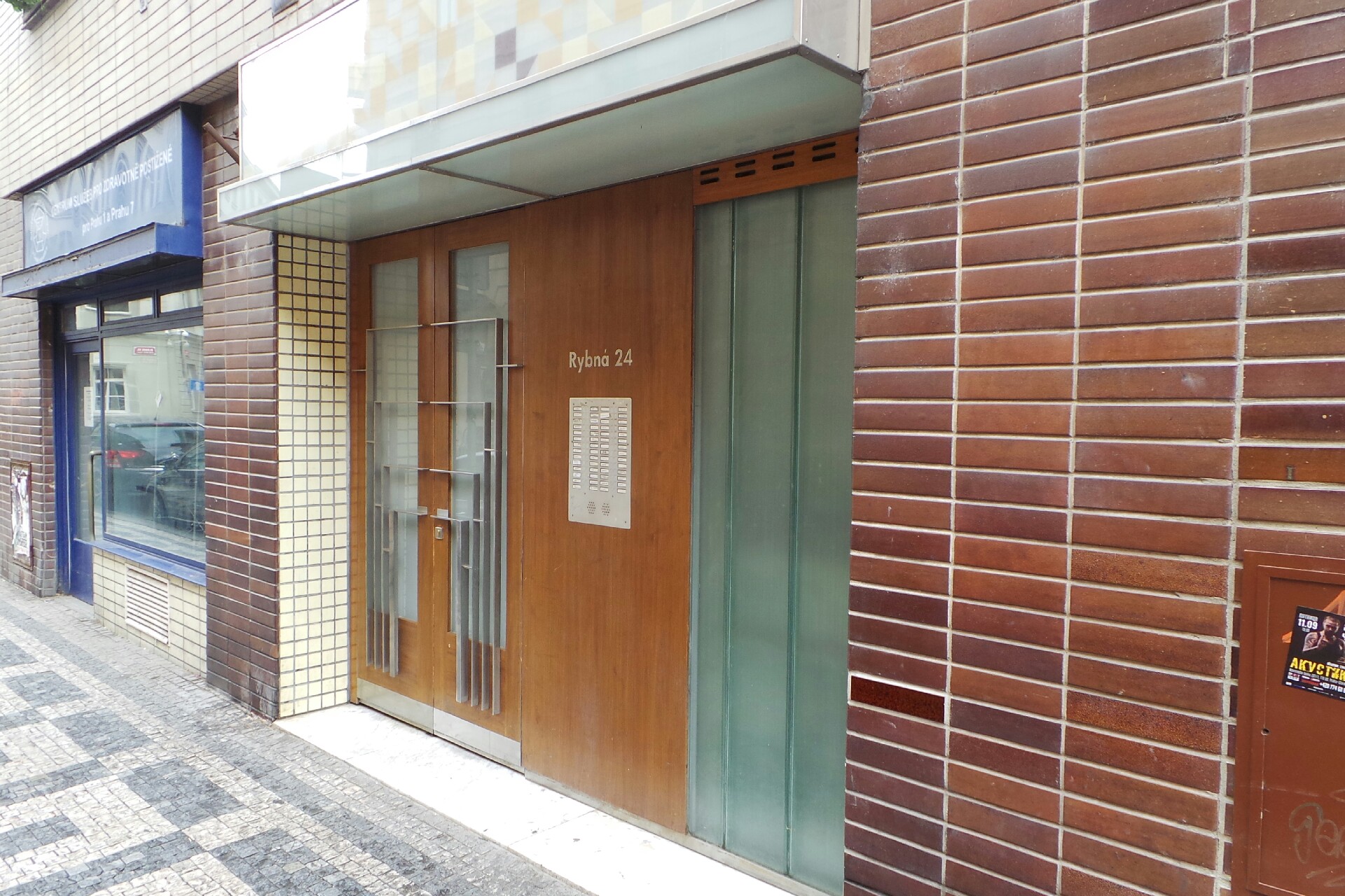 REVOSTA GROUP, s.r.o.