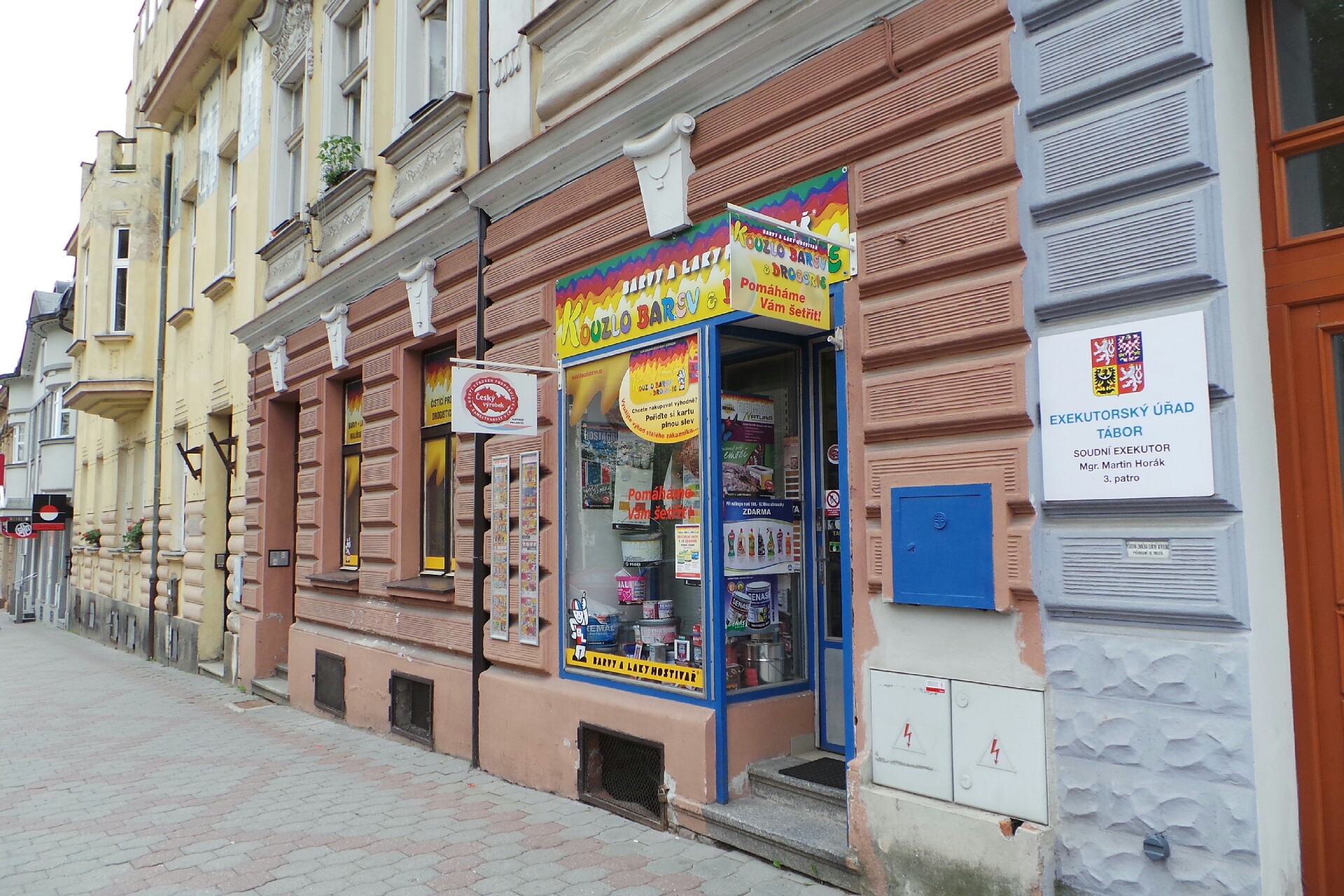 BARVY A LAKY DROGERIE