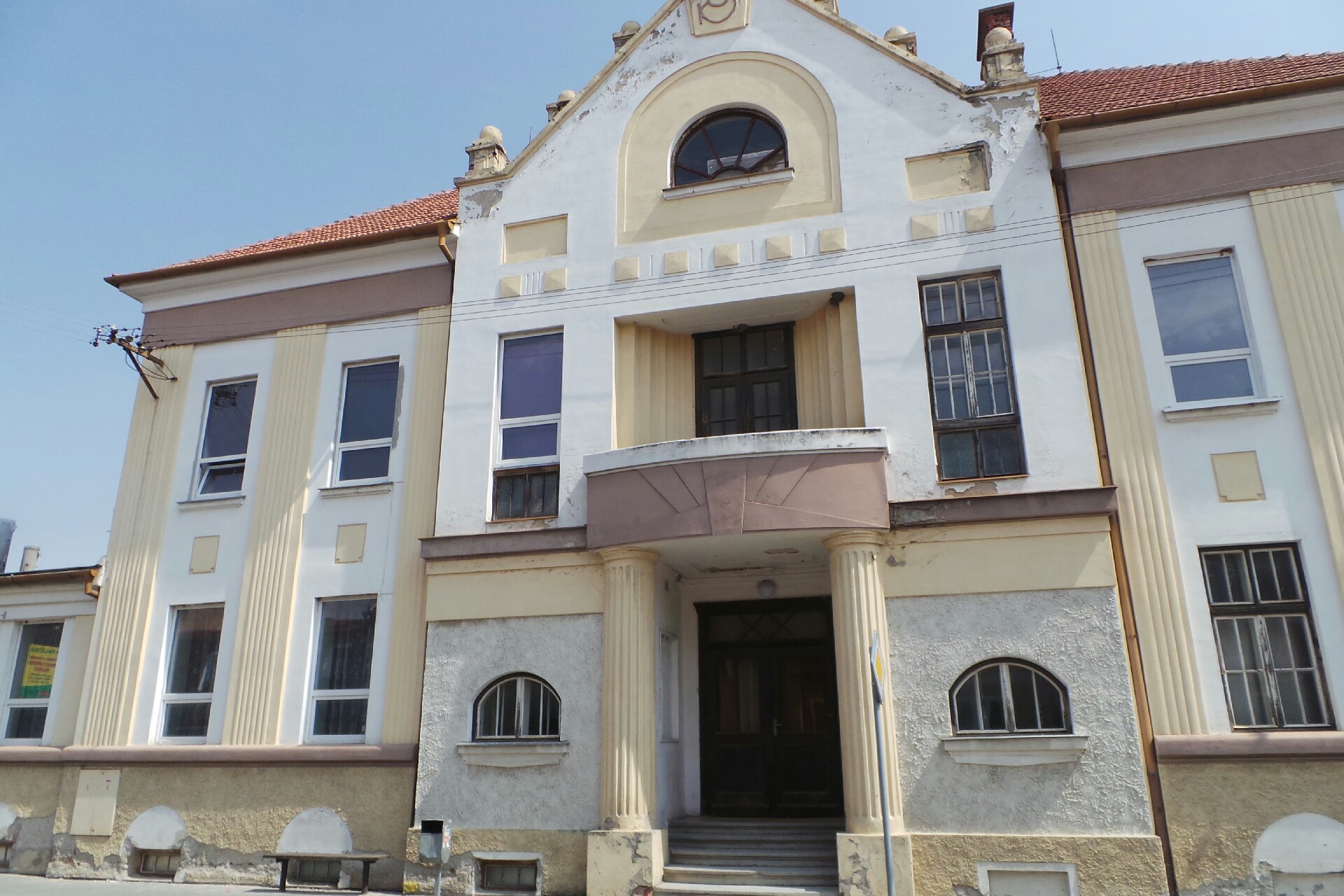 Mgr. Julie Švecová