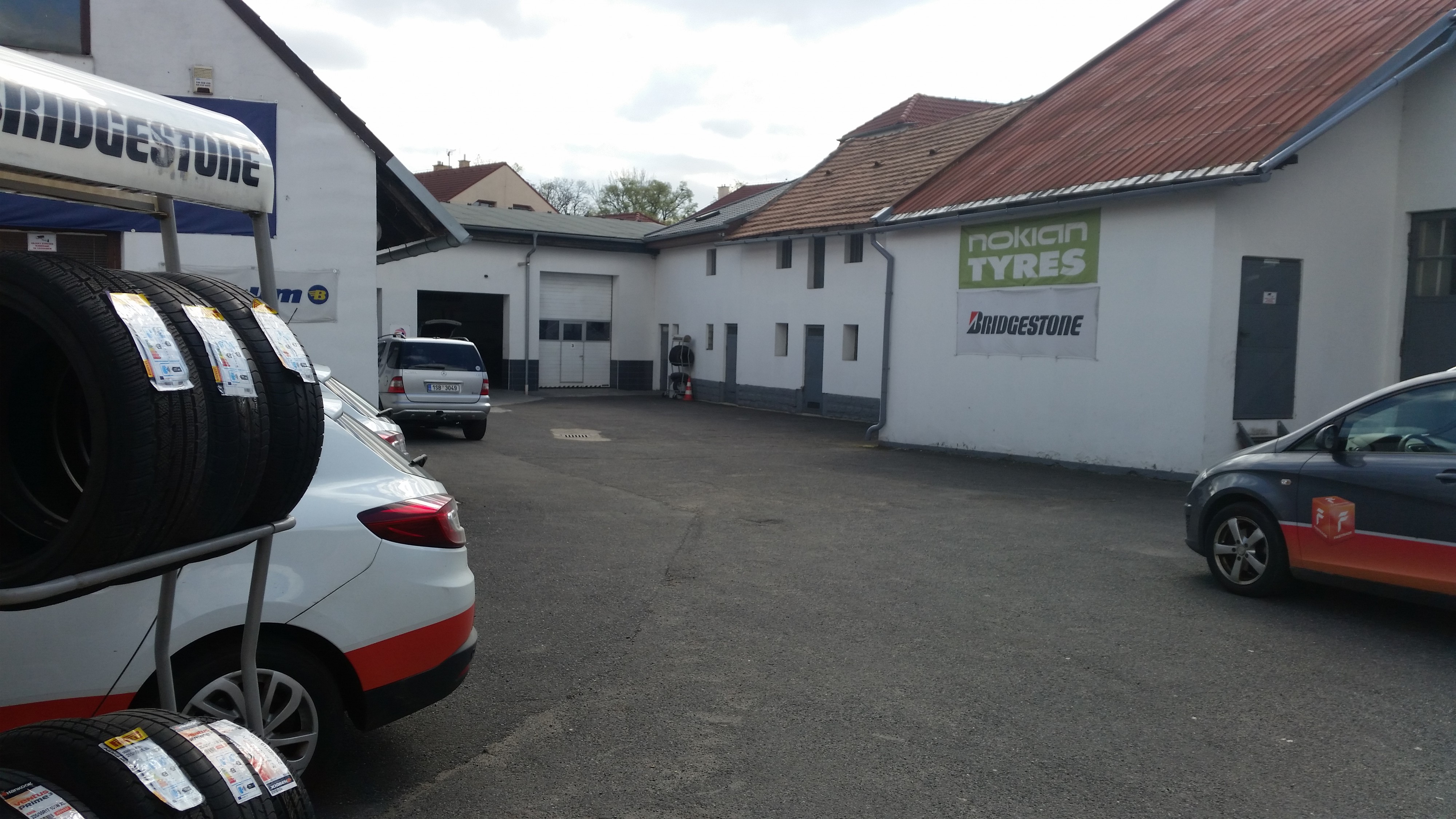 Pneuservis ve Žlíbku