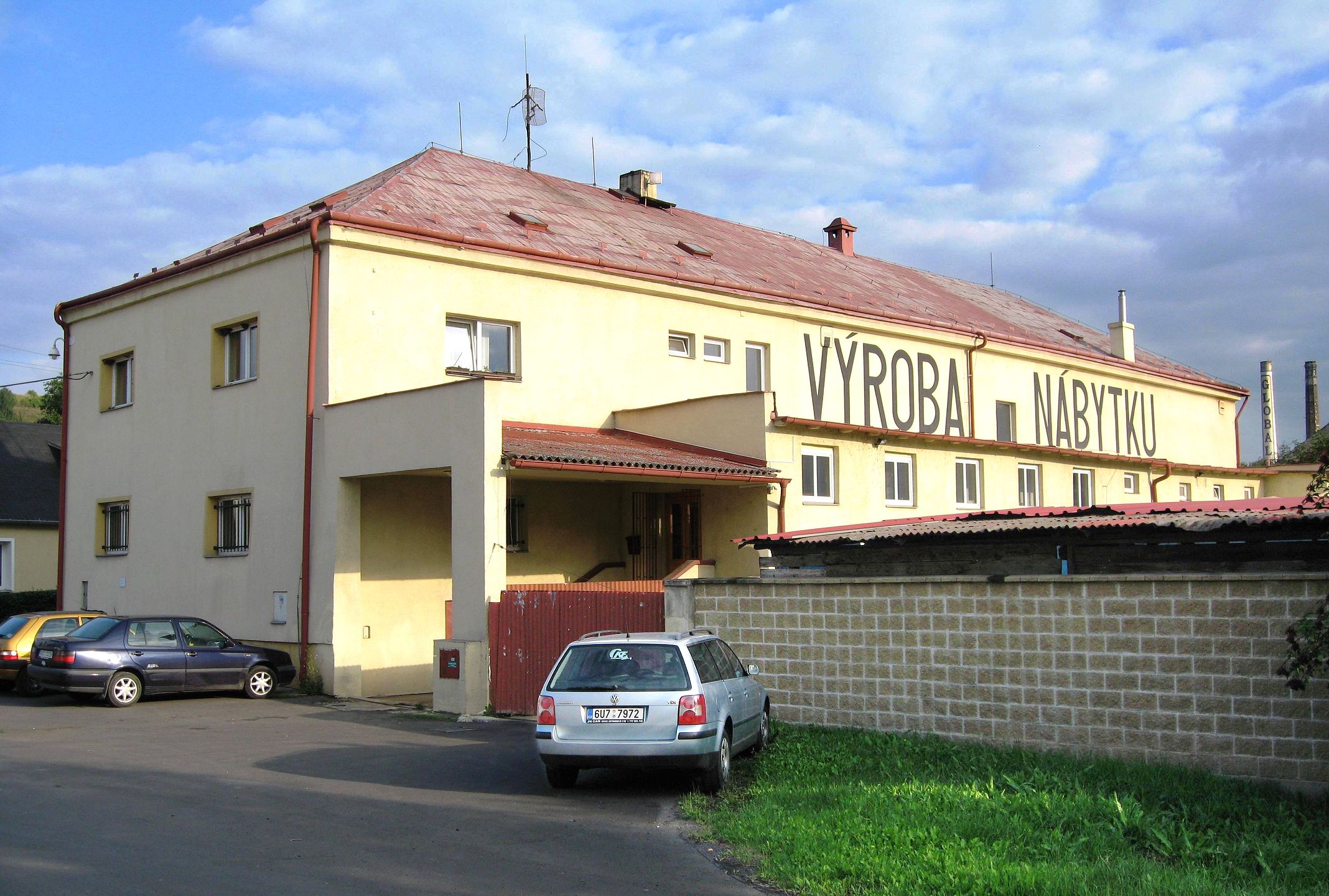 No. 1 Family, komanditní společnost