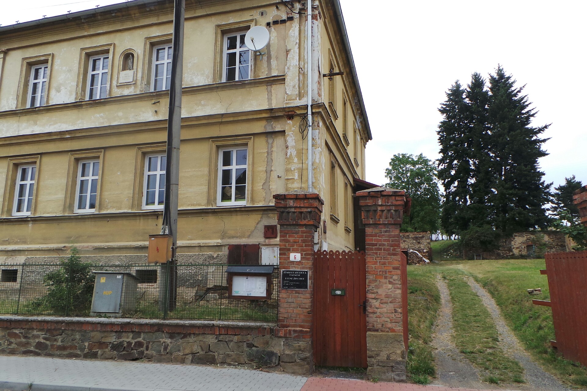 Římskokatolická farnost Dolní Životice