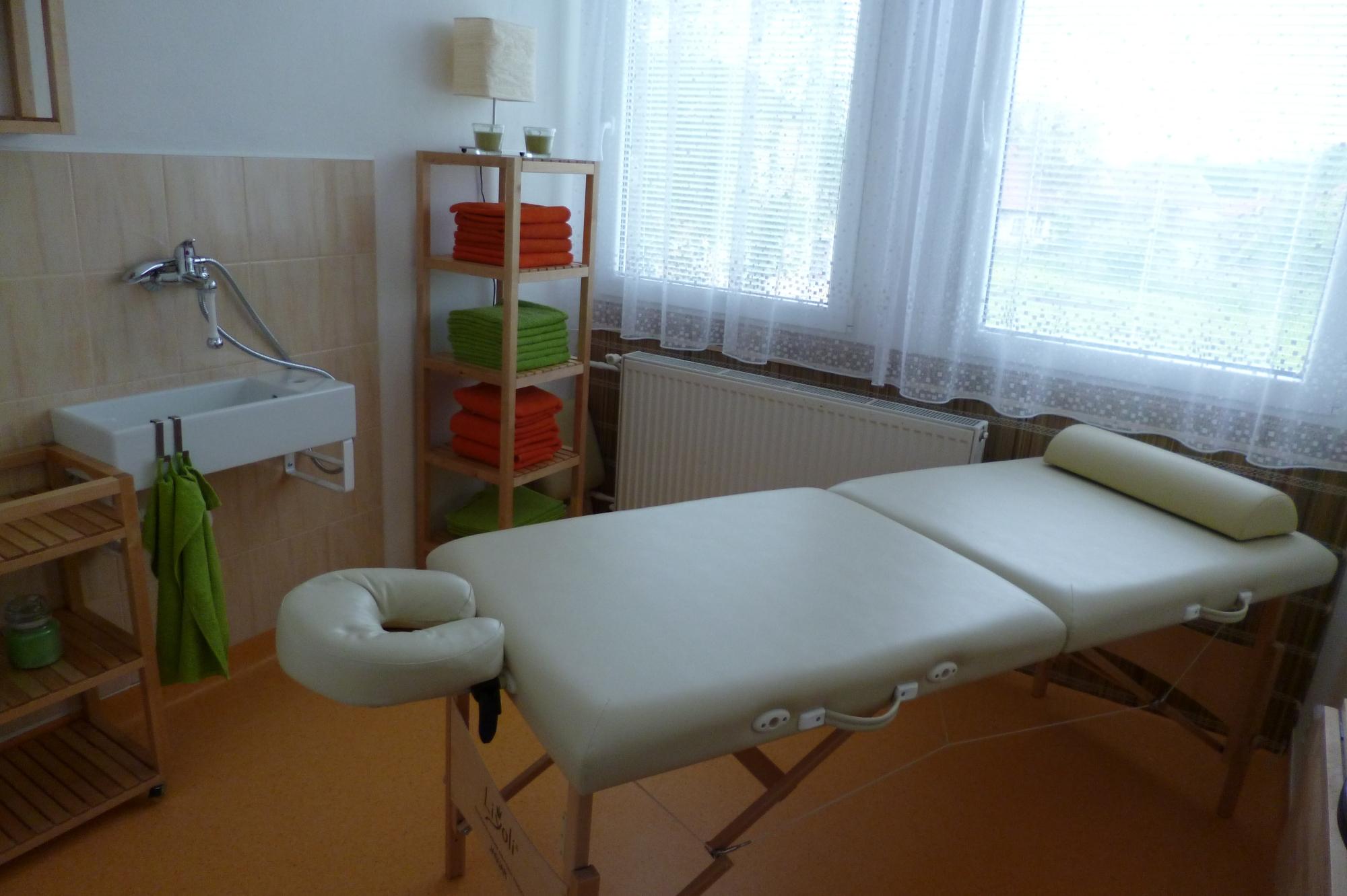 Ing. Hana Sobotová - Terapie nejen dotykem