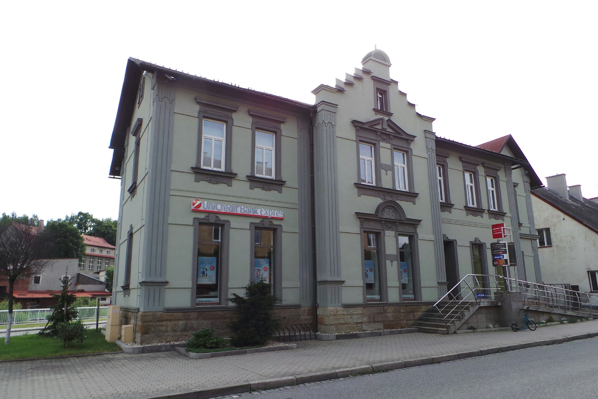 Bankomat UniCredit Bank Czech Republic foto 2