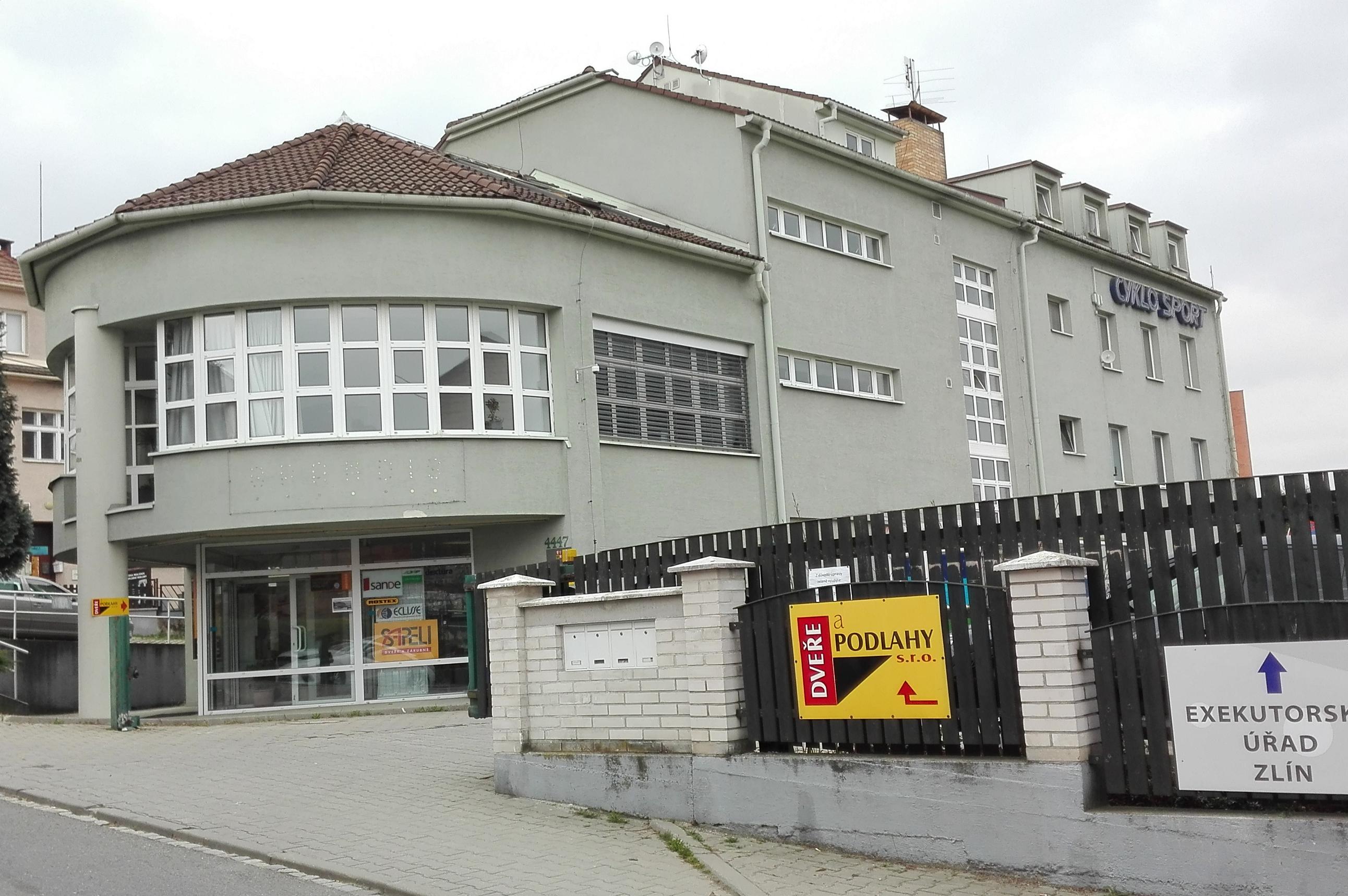 DVEŘE a PODLAHY, s.r.o.