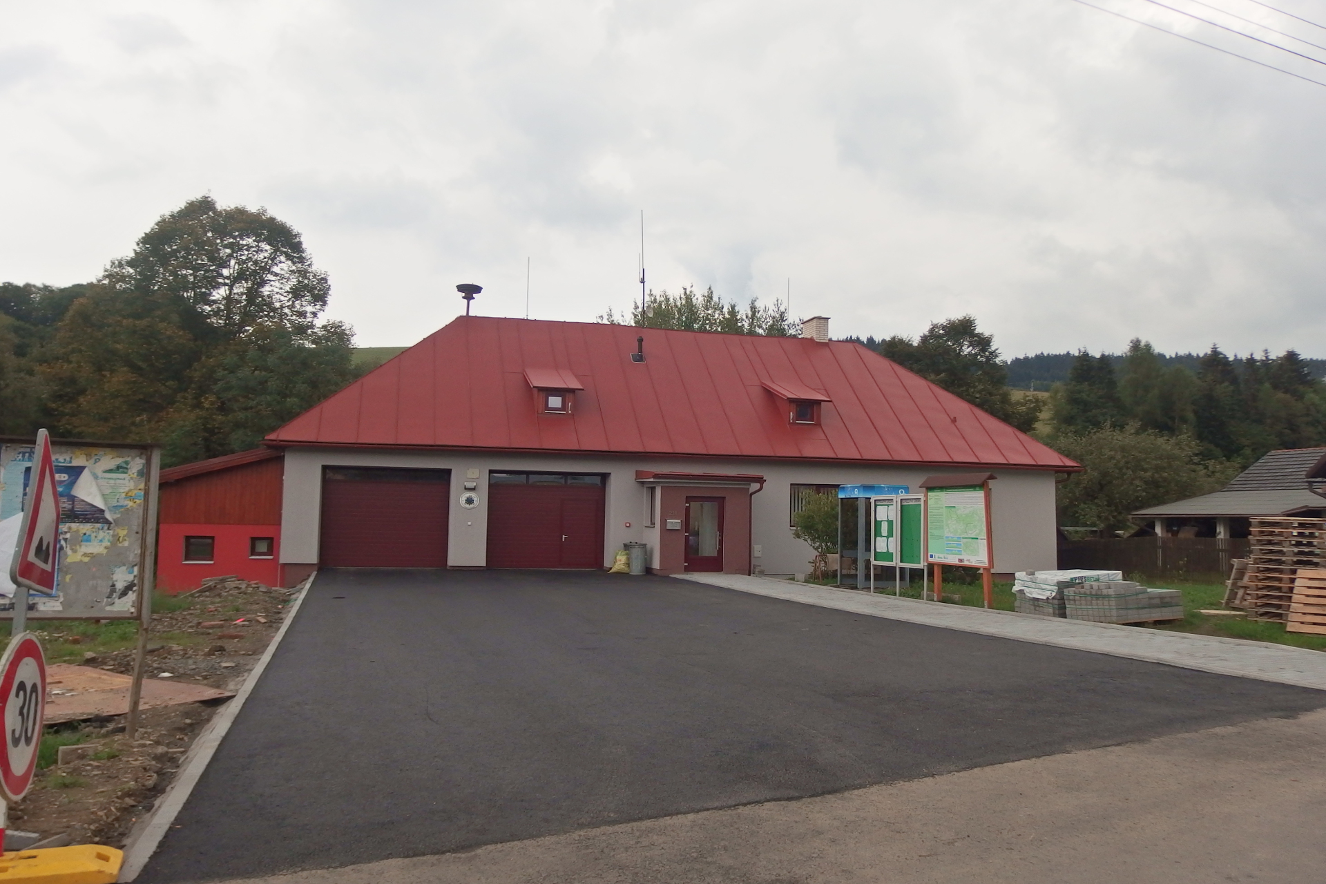 Lhota u Vsetína - obecní úřad