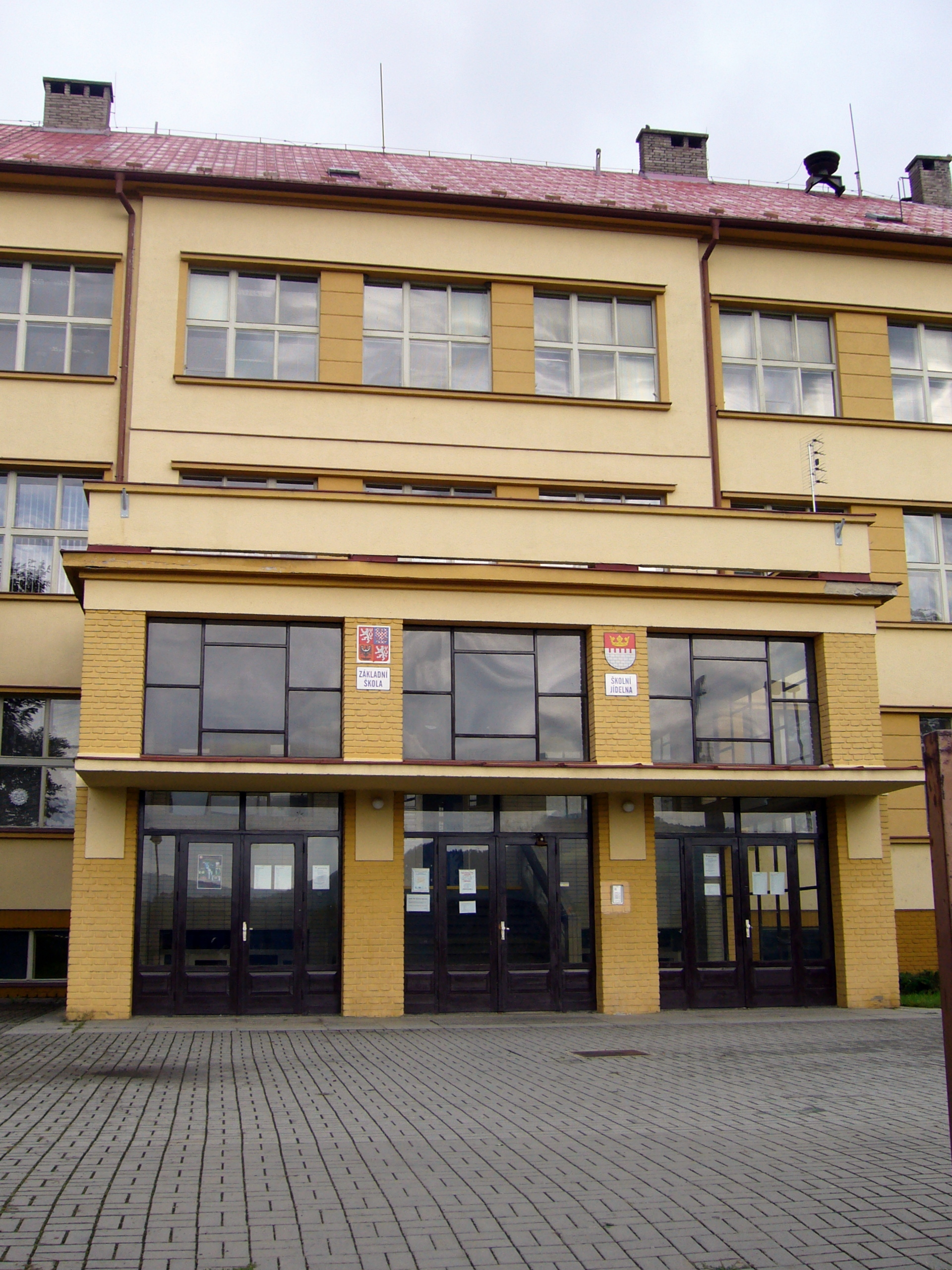 ZŠ a MŠ Králův Dvůr, Jungmannova foto 2