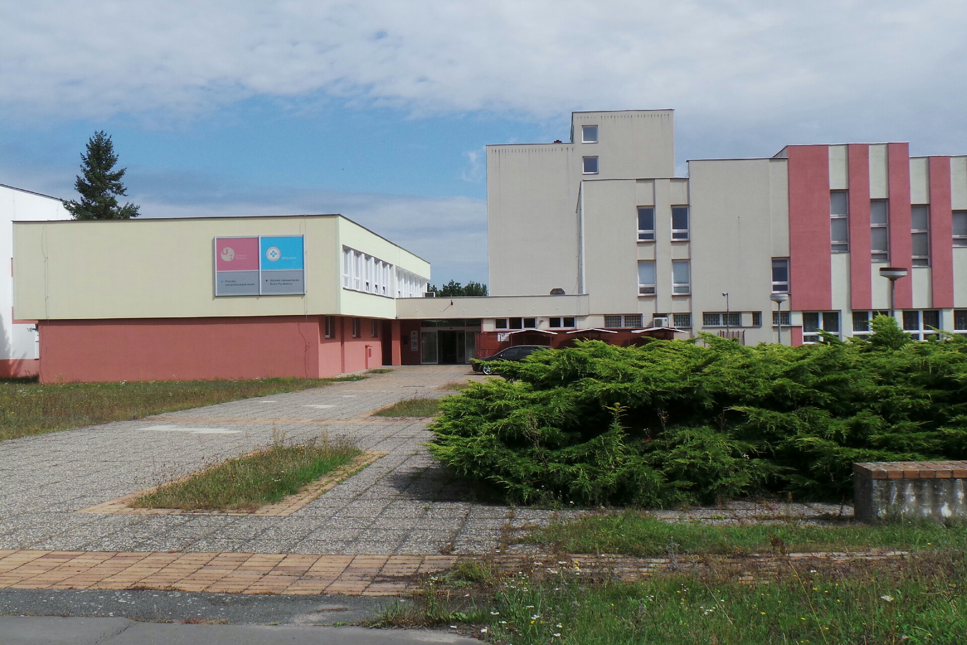 Střední zdravotnická škola Pardubice - Školní jídelna