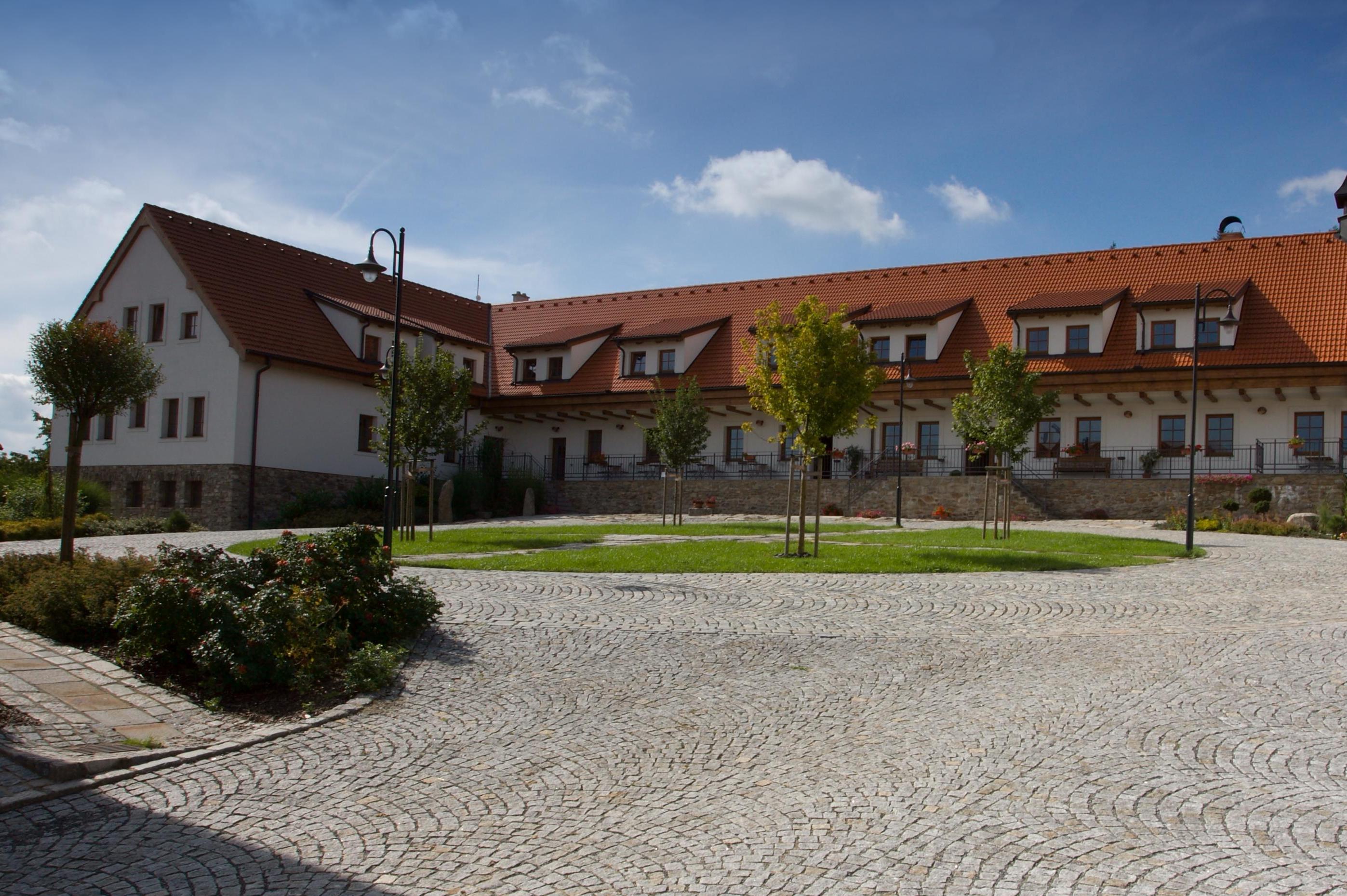 Hotel Dvůr Krutěnice